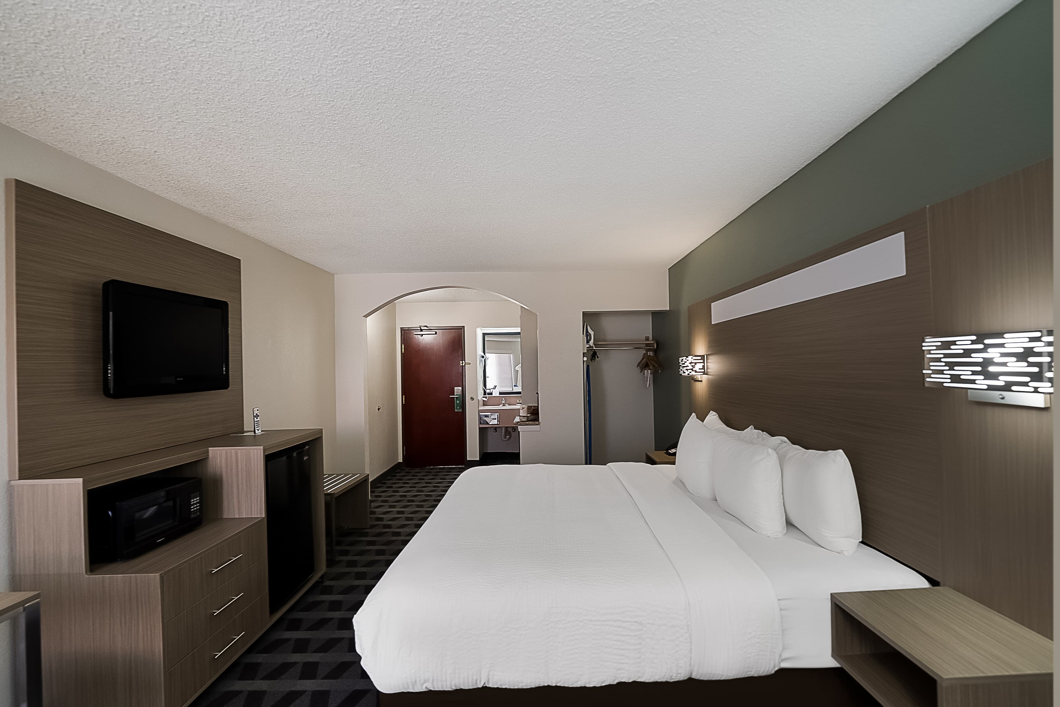 Quality Inn & Suites Irving DFW Airport South — 17