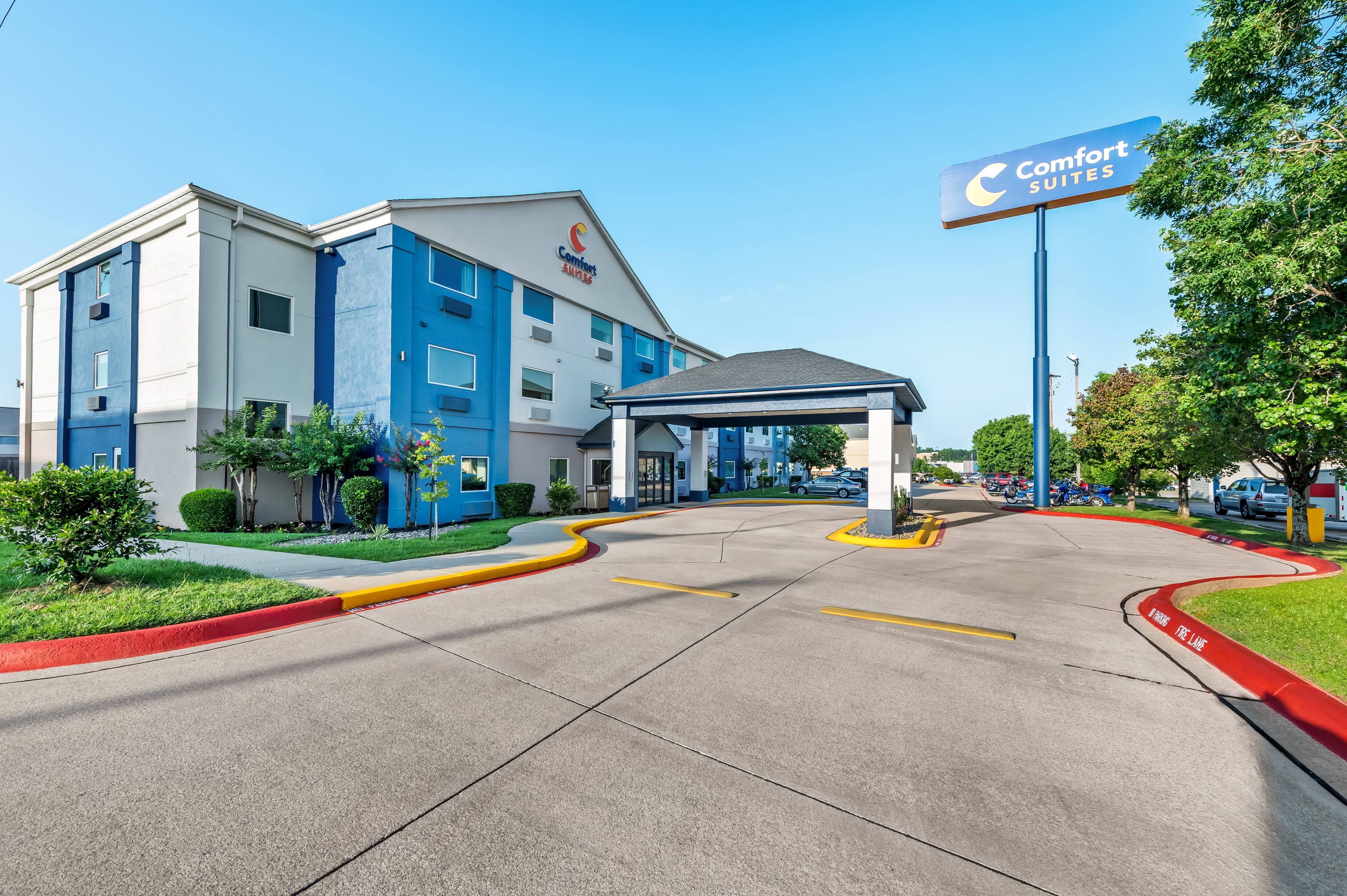 Comfort Suites Longview North - Image 1