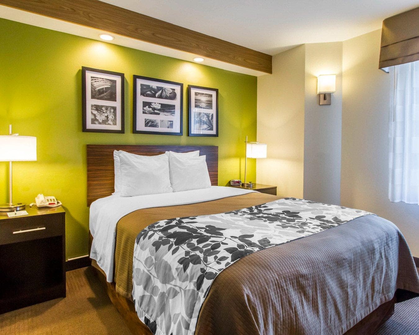 Econo Lodge Amarillo East — 6