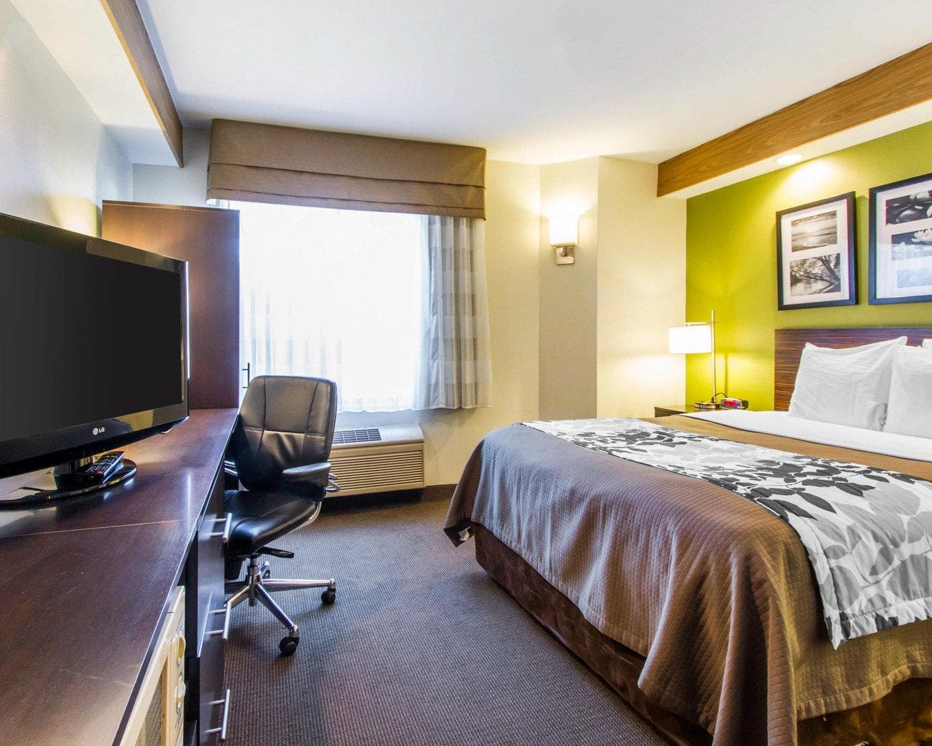Econo Lodge Amarillo East — 8