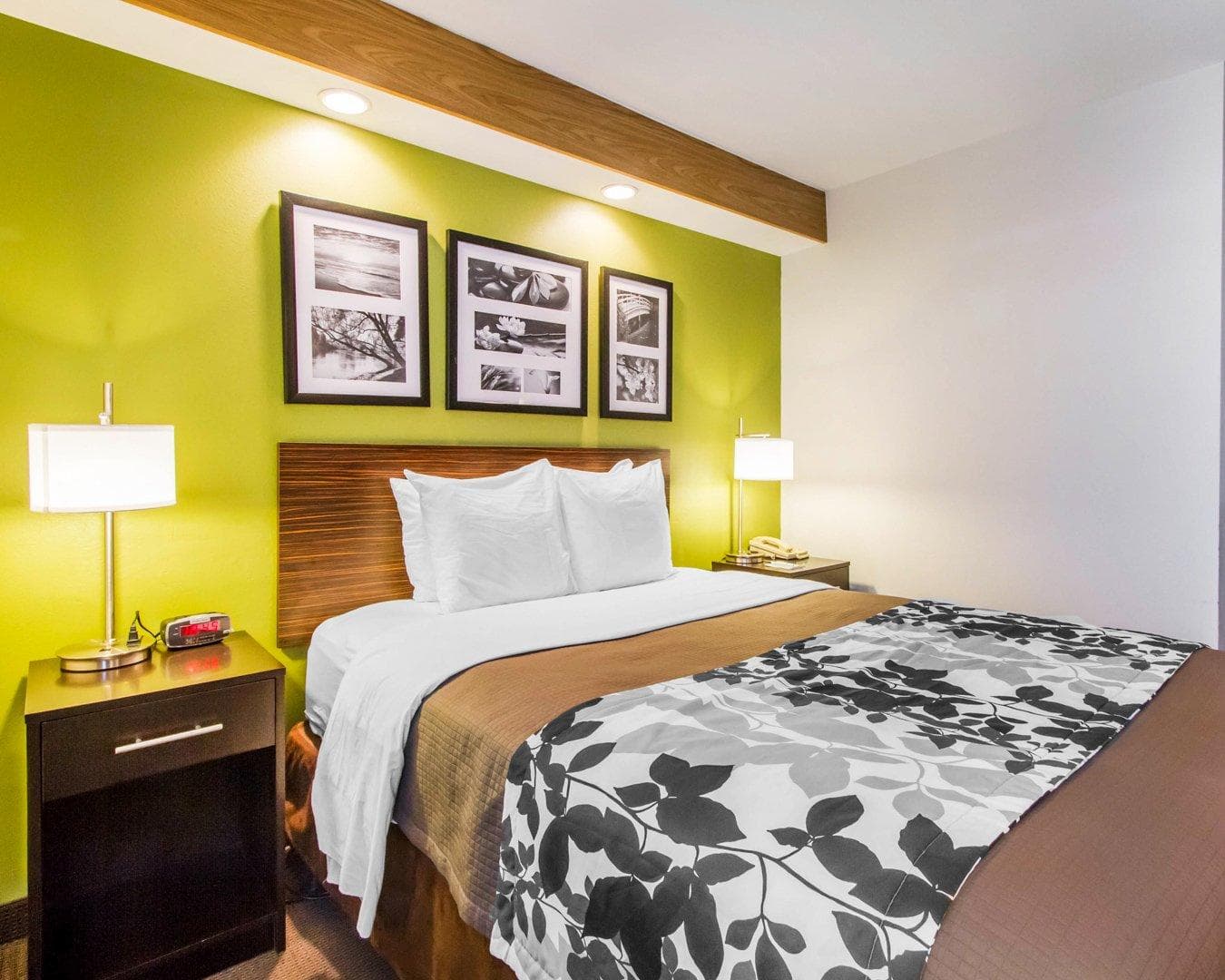 Econo Lodge Amarillo East — 9