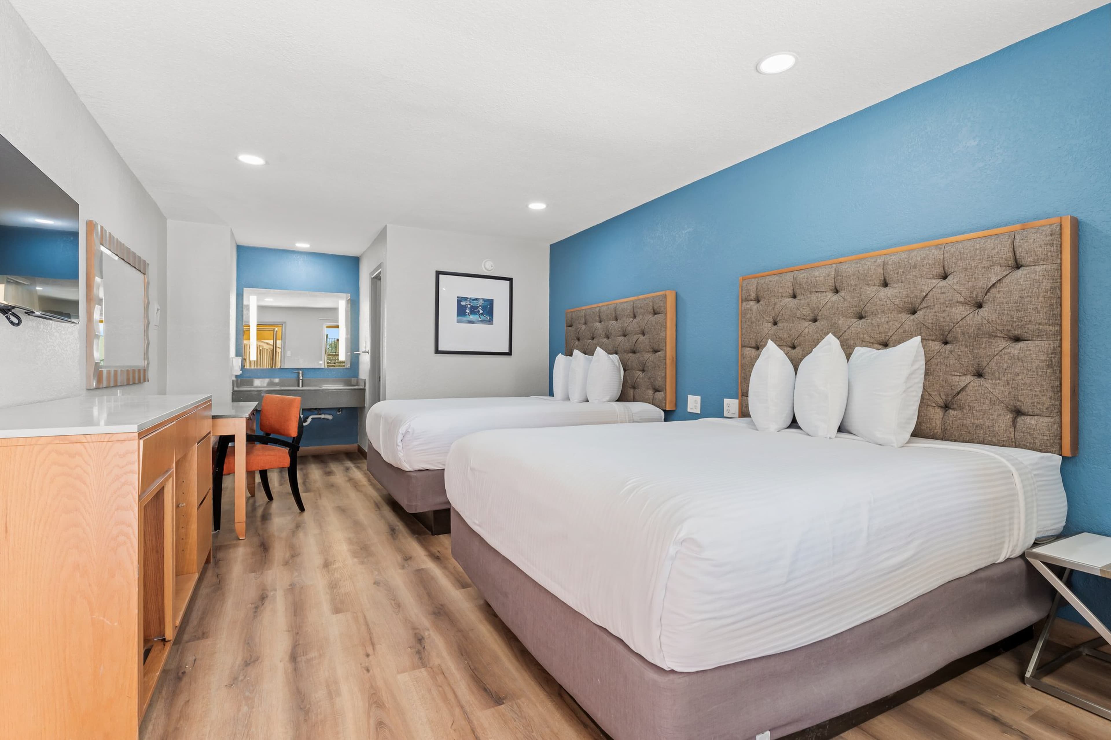 Econo Lodge Inn & Suites Sealy — 17