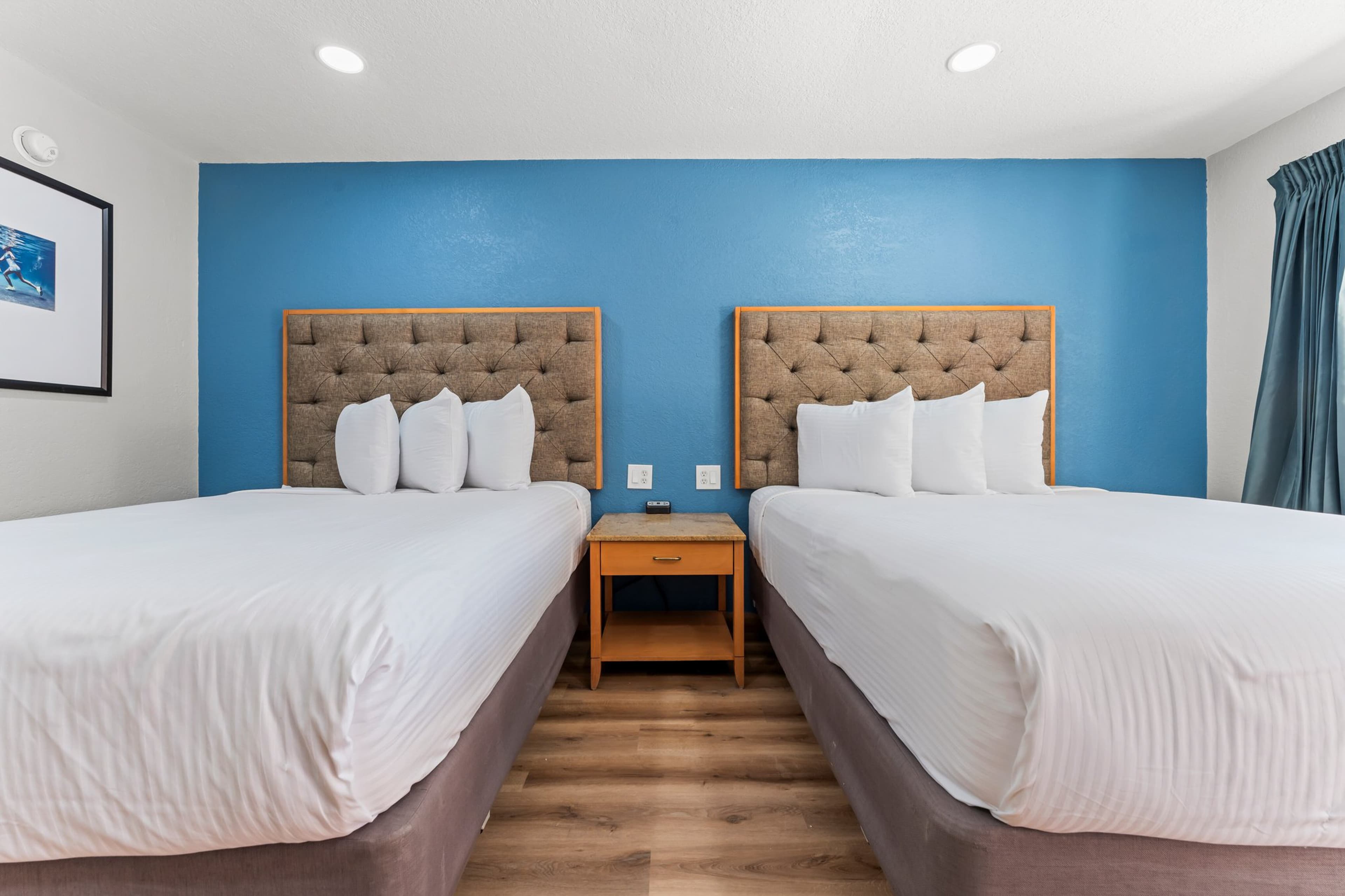 Econo Lodge Inn & Suites Sealy — 18