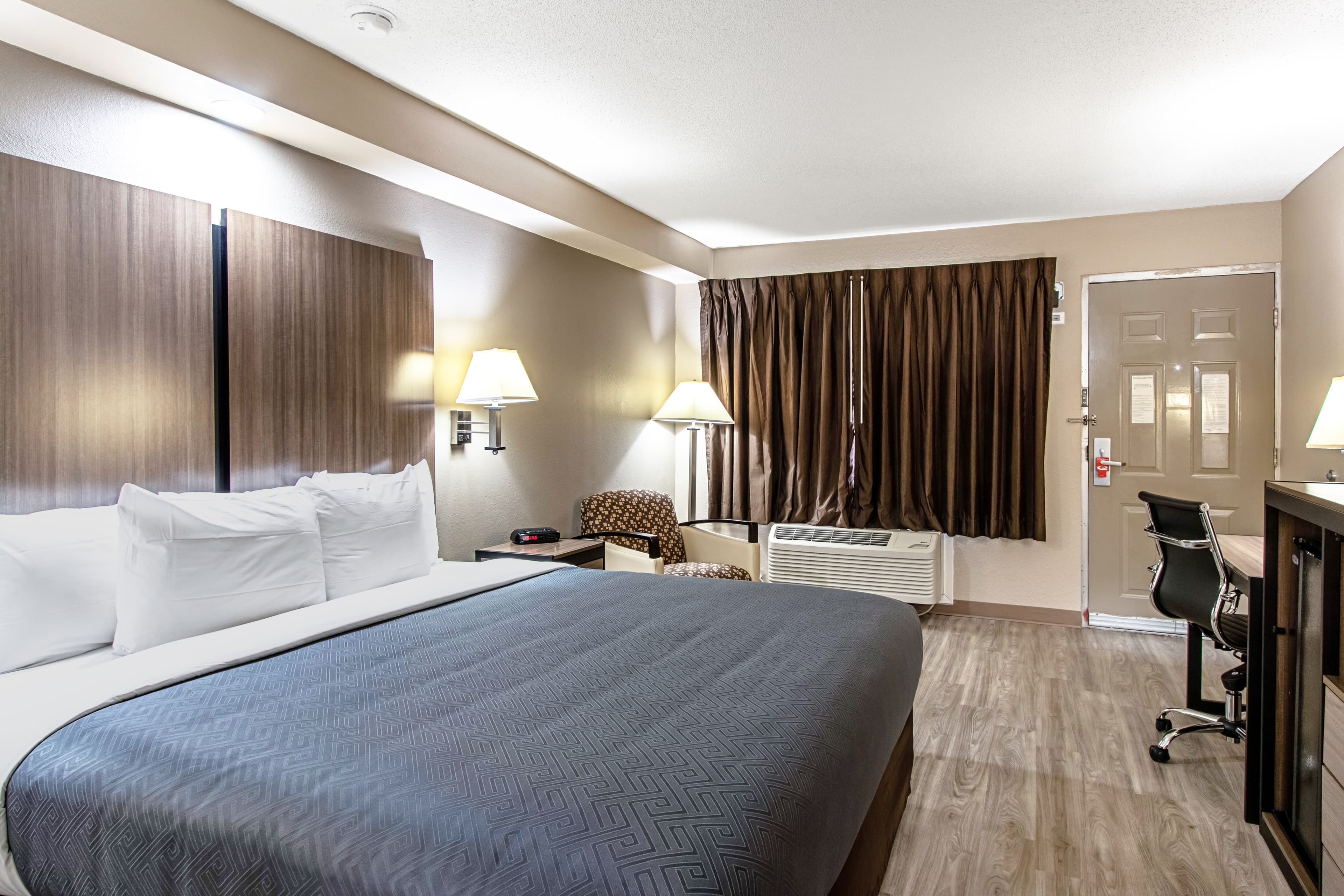Econo Lodge Kingsville - Image 4