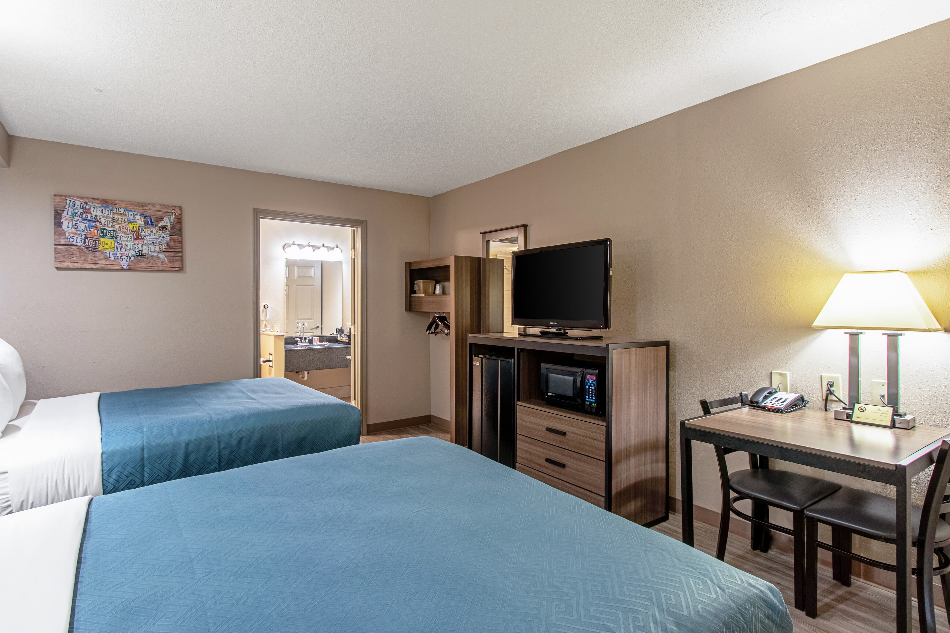 Econo Lodge Kingsville — 11