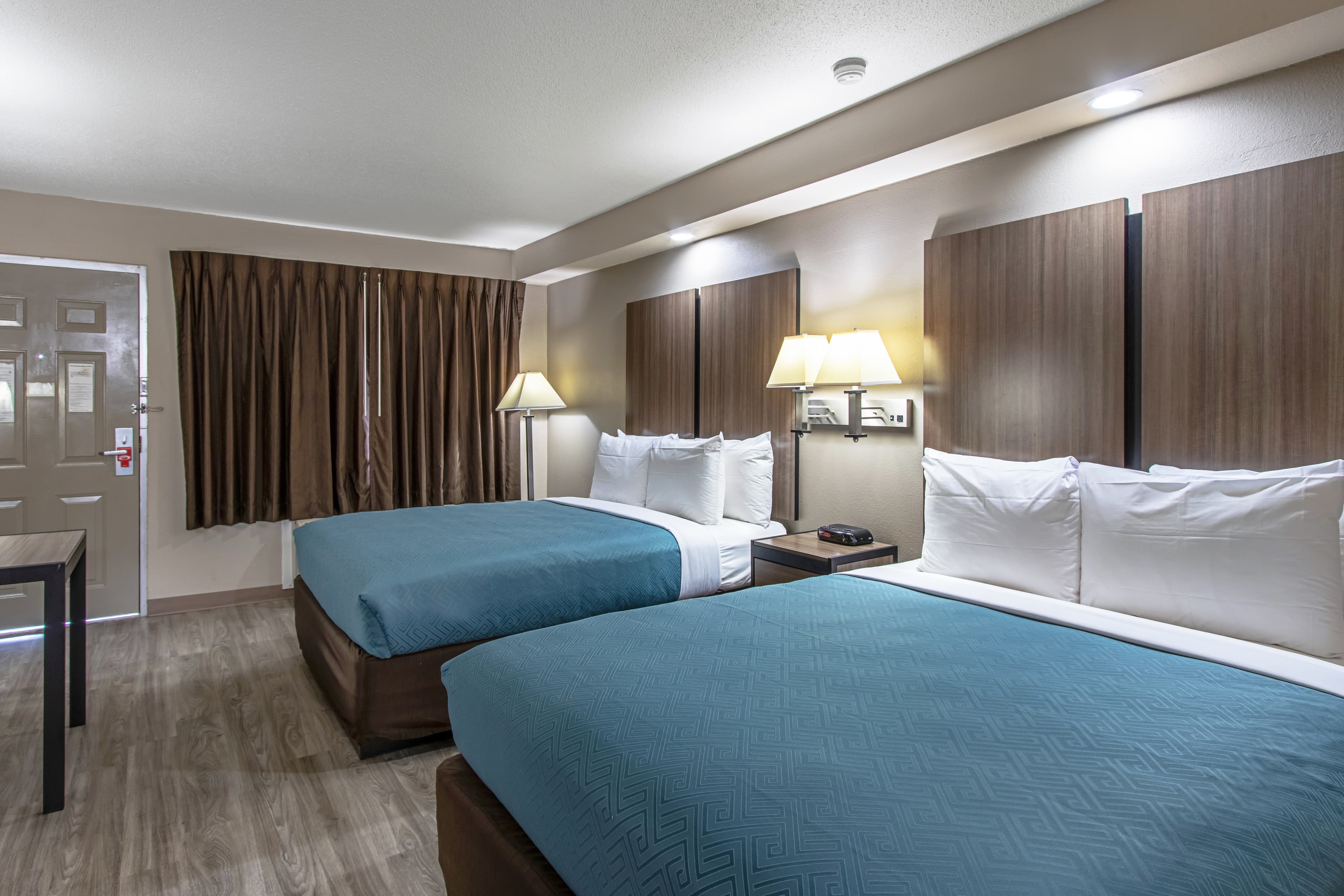 Econo Lodge Kingsville — 16