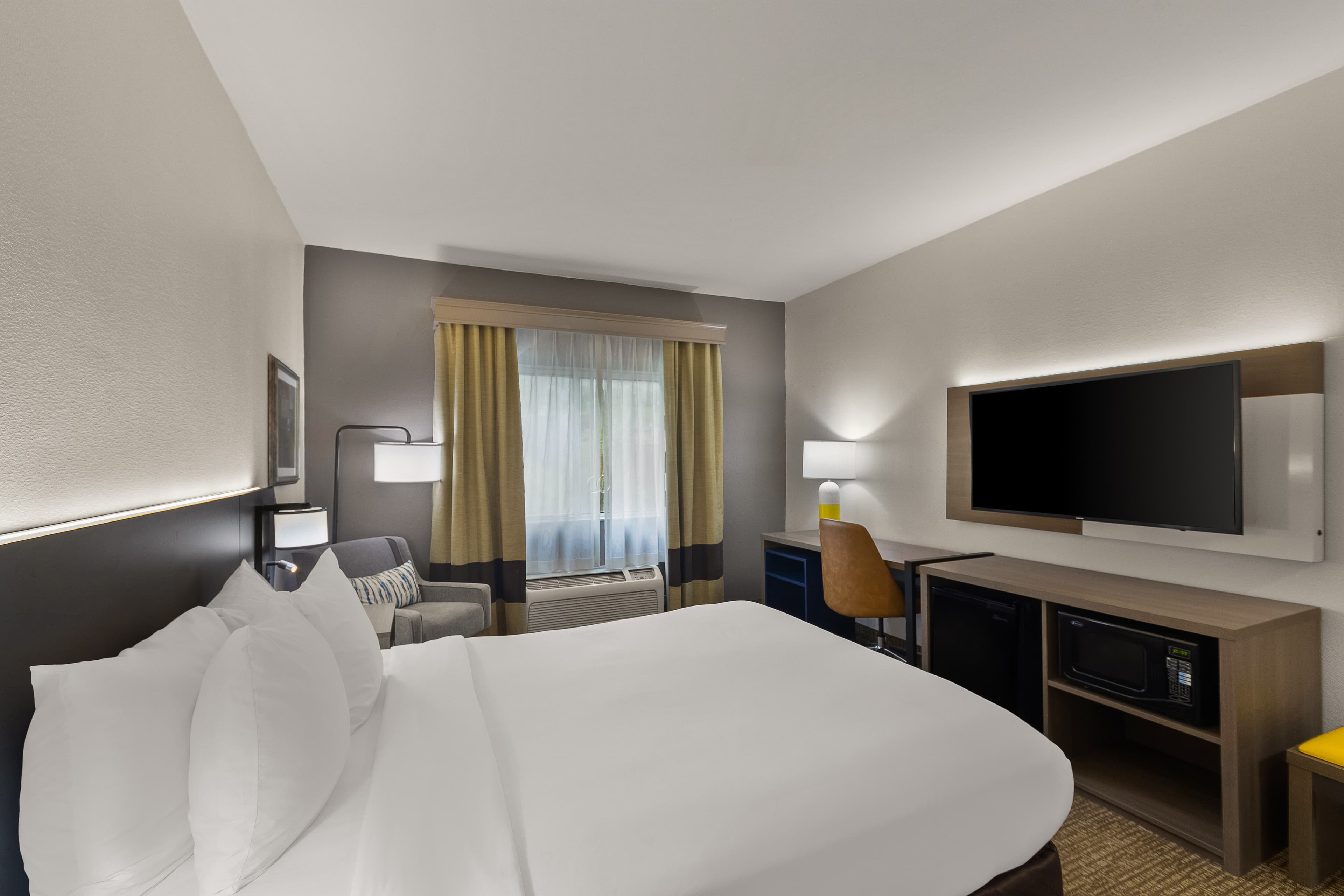 Comfort Inn & Suites Austin North Loop — 3