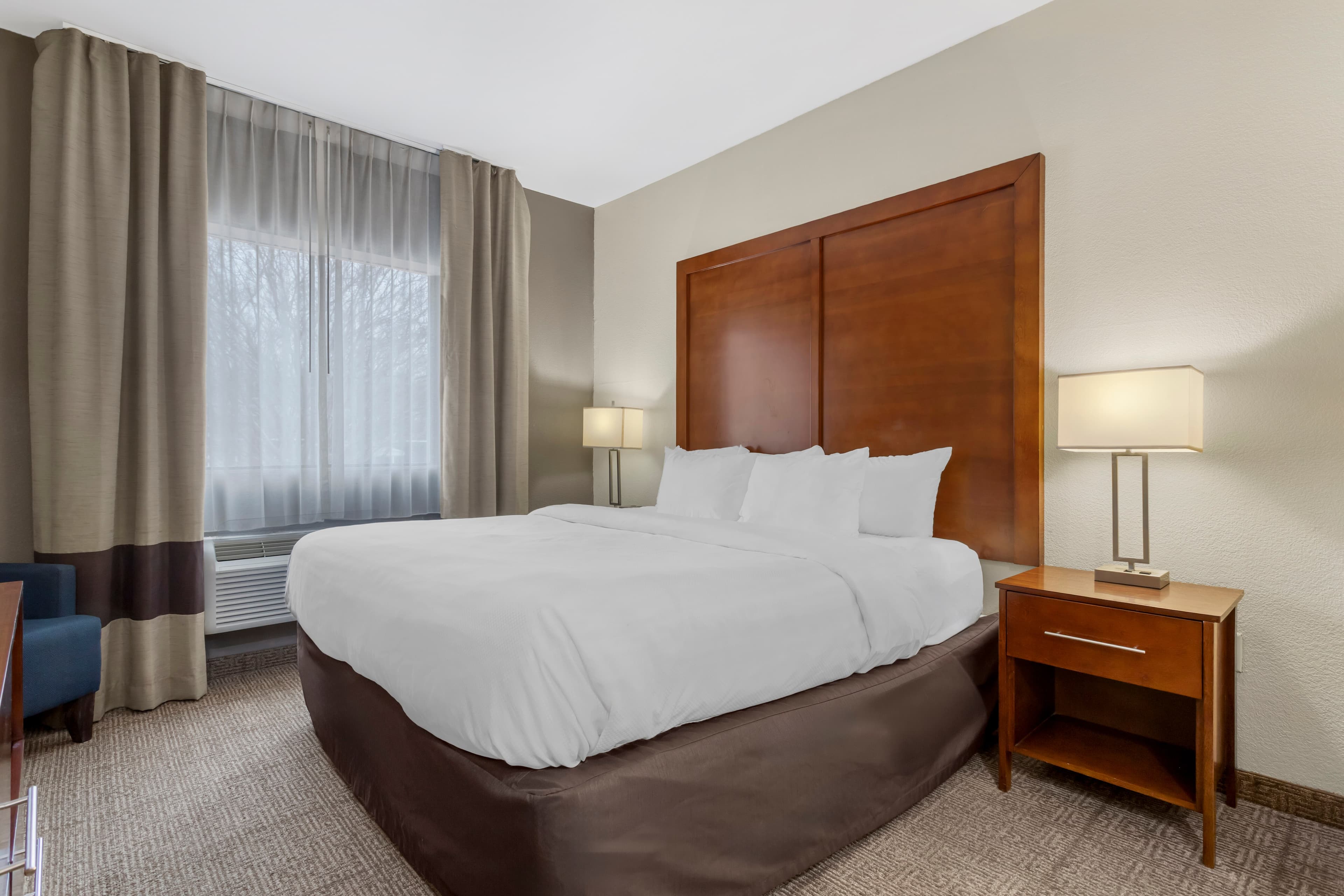 Comfort Suites Brenham — 11