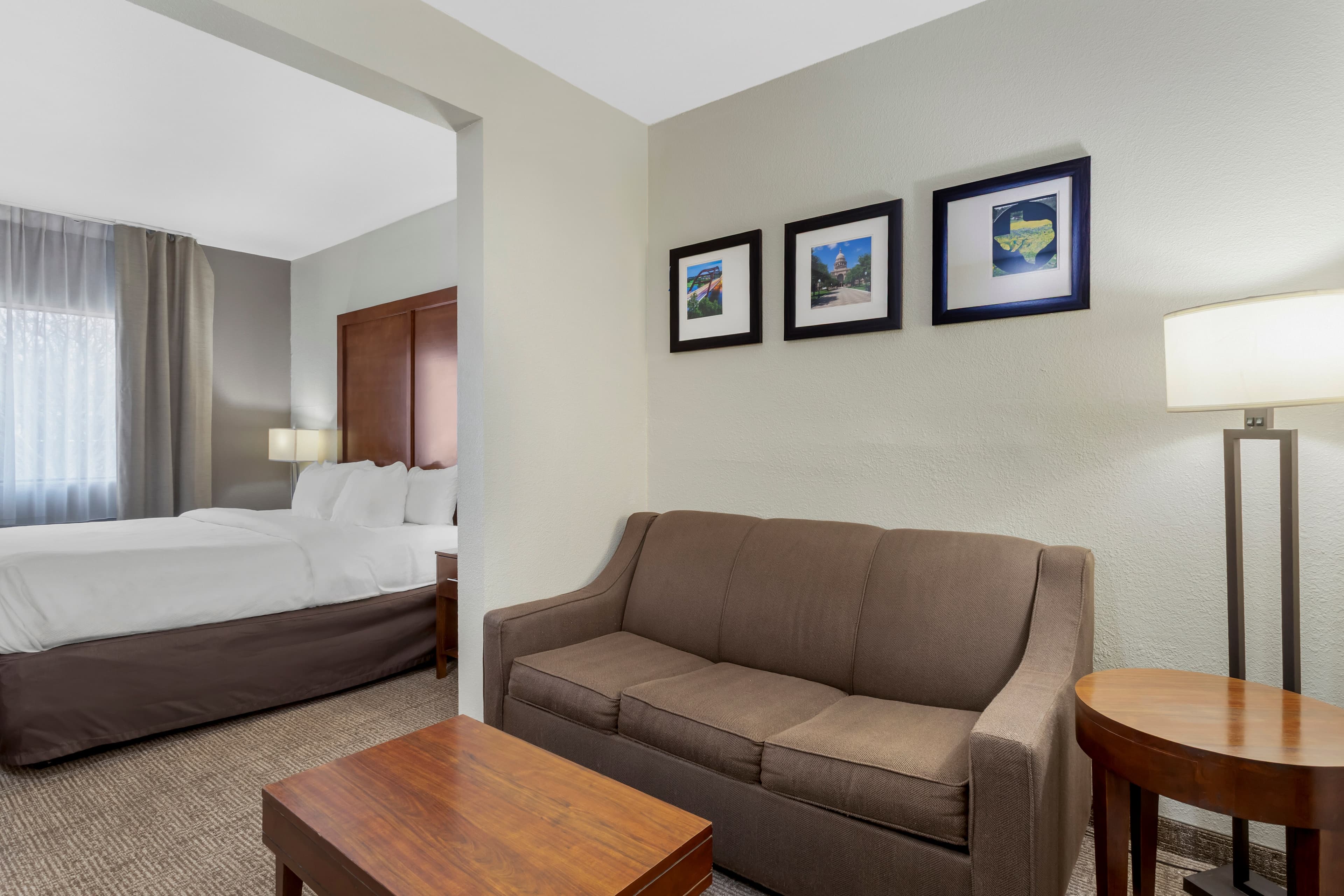 Comfort Suites Brenham — 12