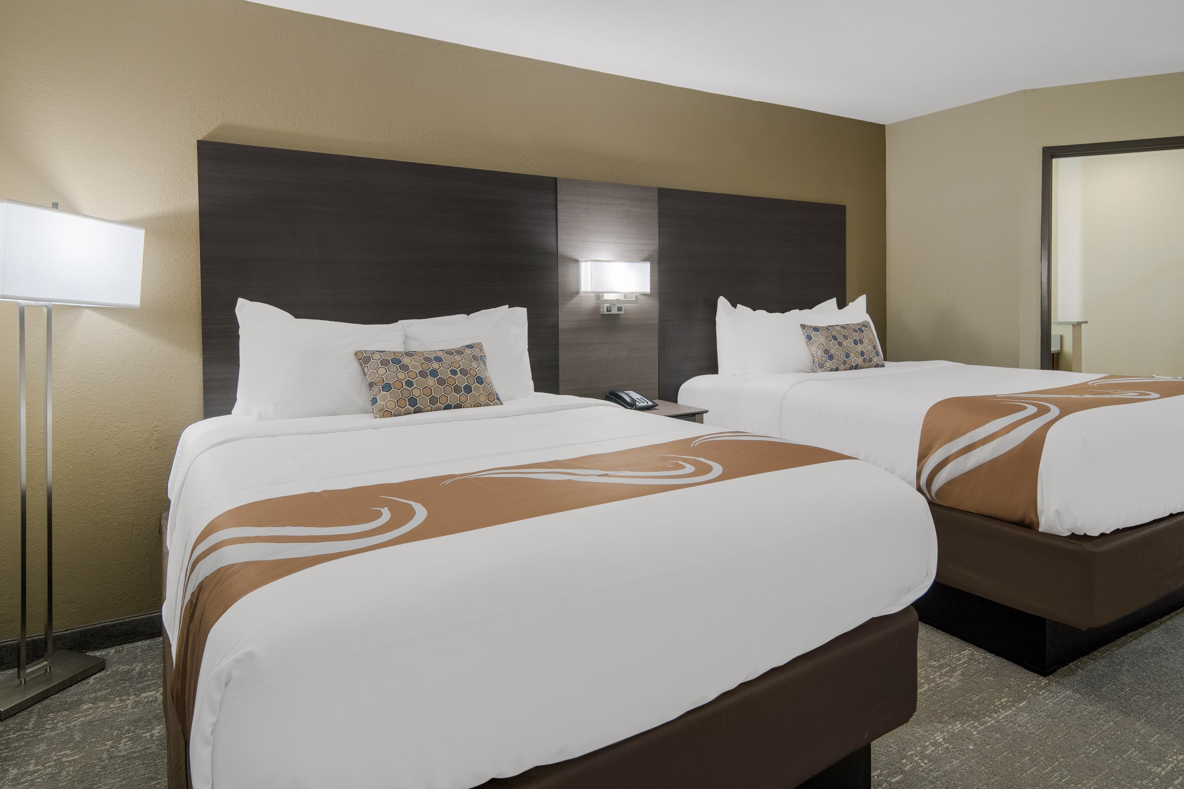Quality Inn & Suites Roanoke - Fort Worth North — 12