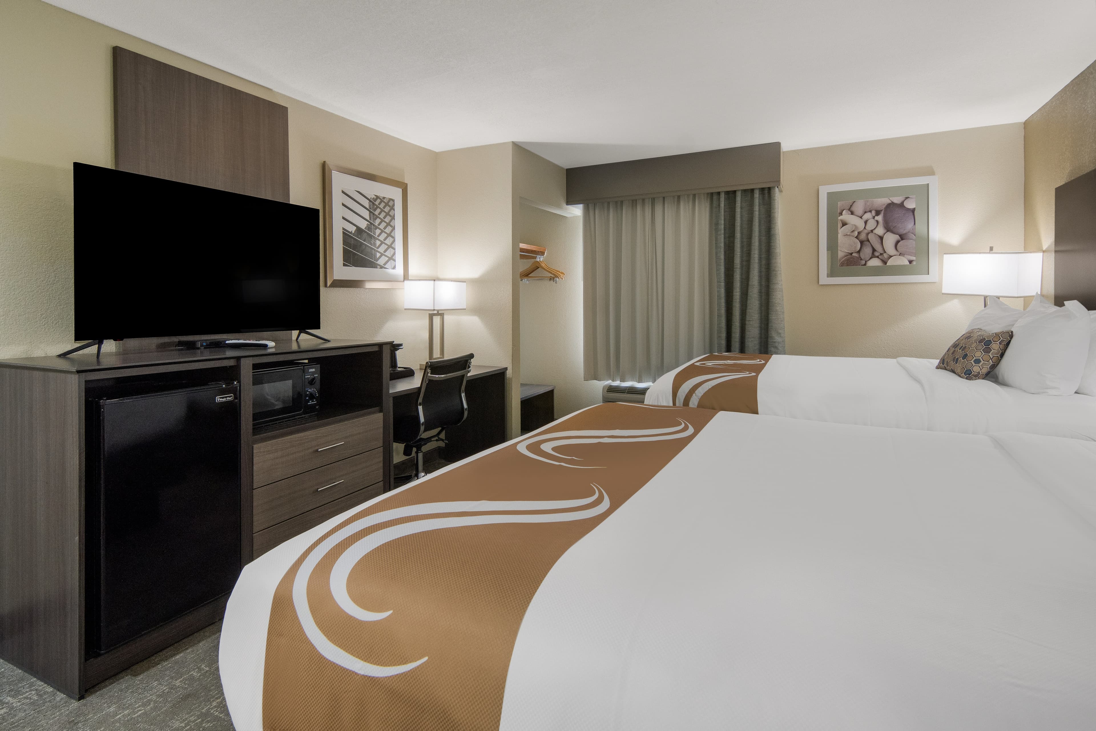 Quality Inn & Suites Roanoke - Fort Worth North — 13