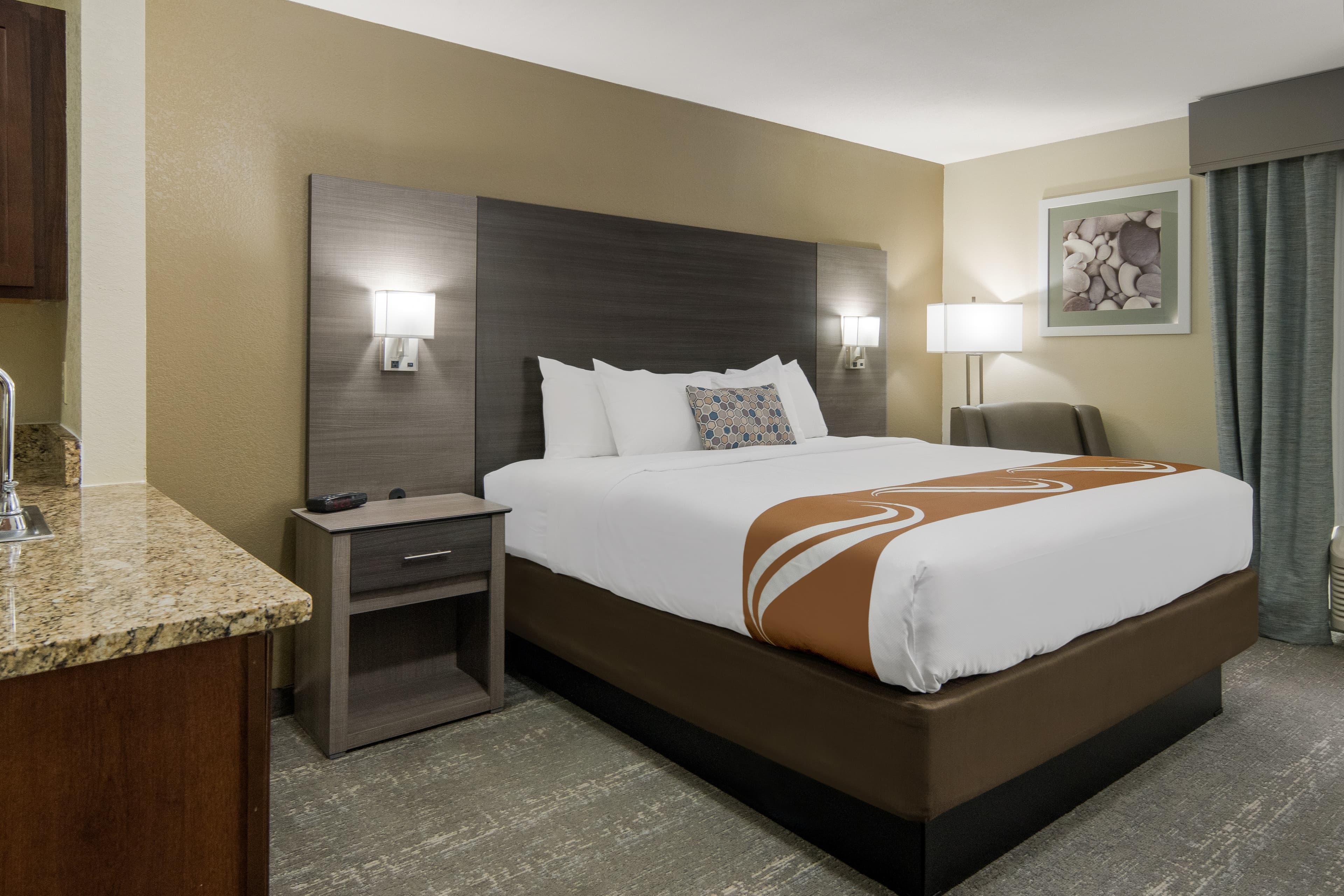 Quality Inn & Suites Roanoke - Fort Worth North — 24