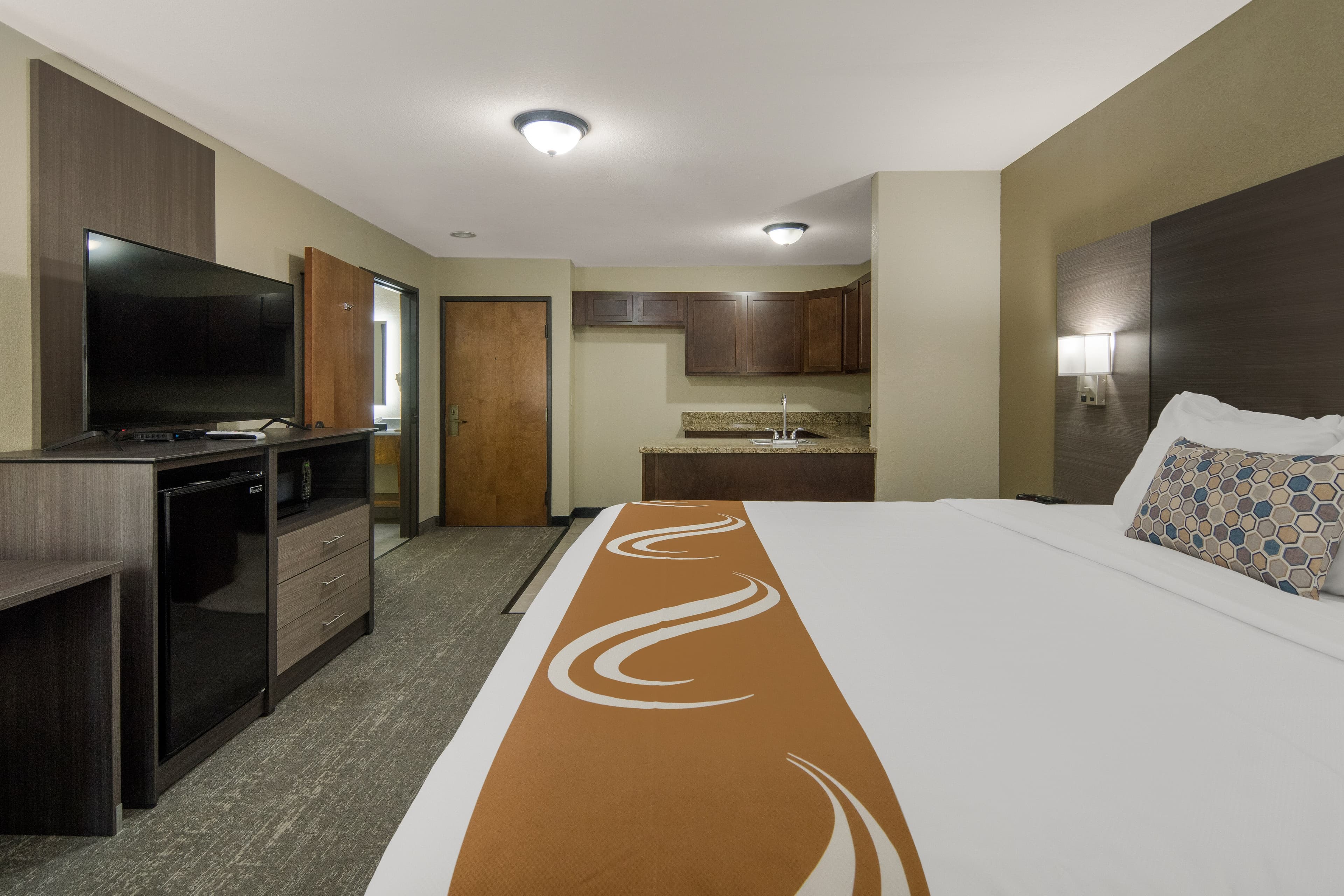 Quality Inn & Suites Roanoke - Fort Worth North — 25