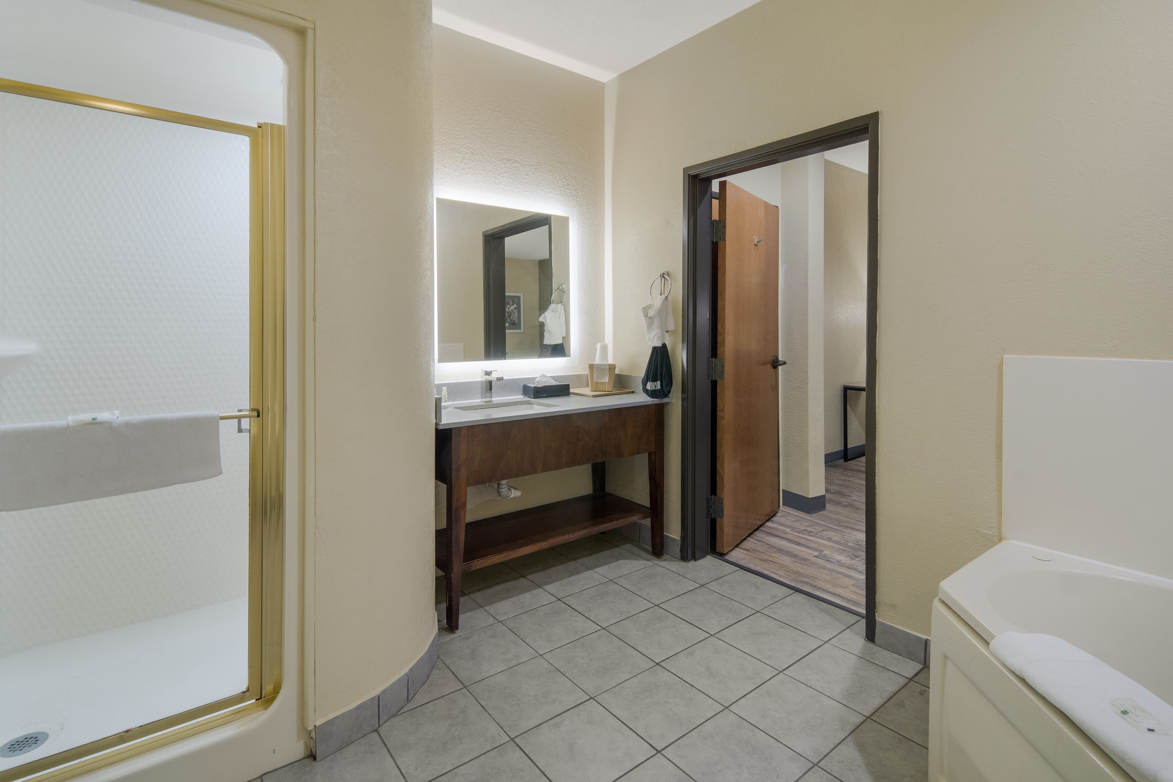 Quality Inn & Suites Roanoke - Fort Worth North — 27