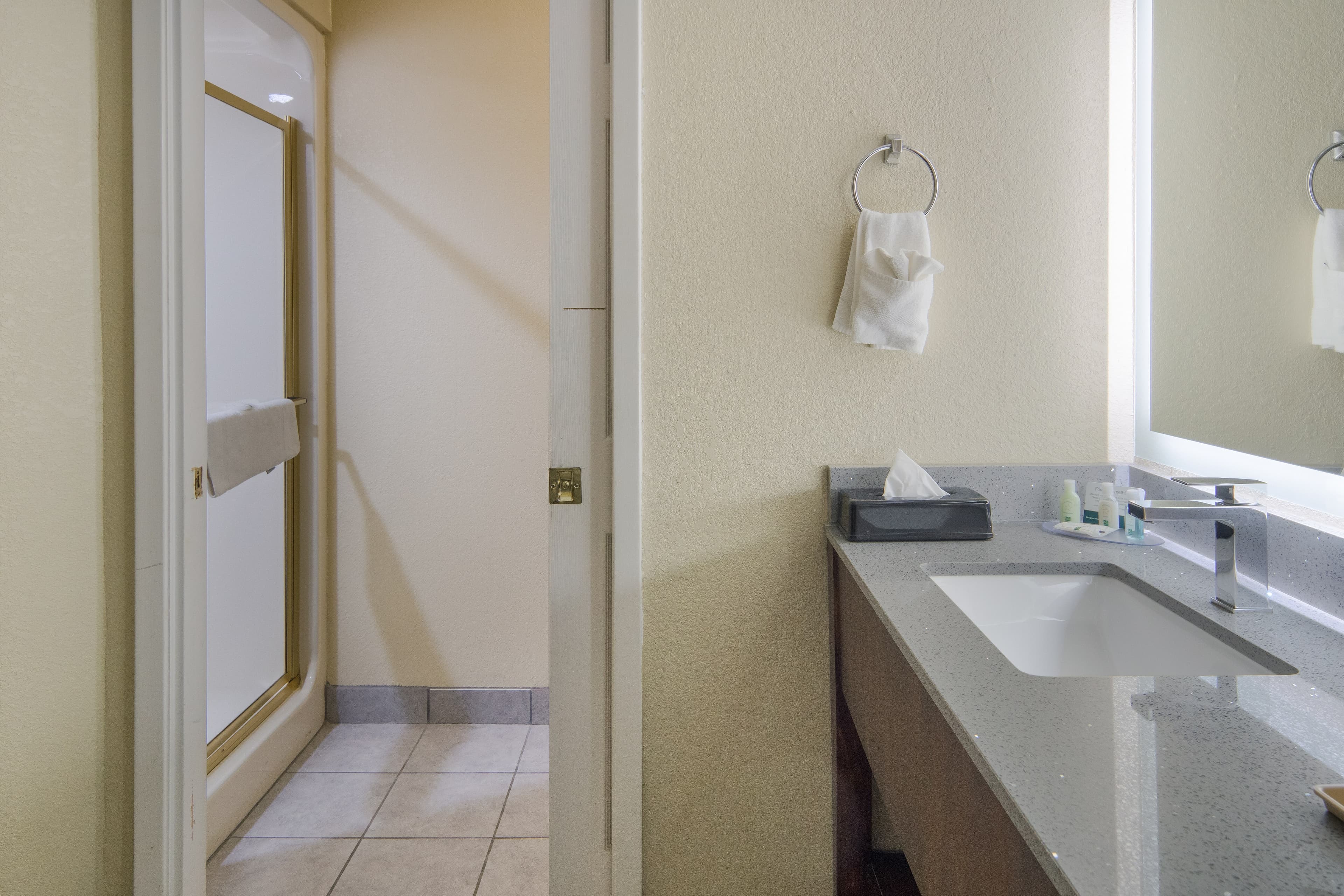 Quality Inn & Suites Roanoke - Fort Worth North — 21