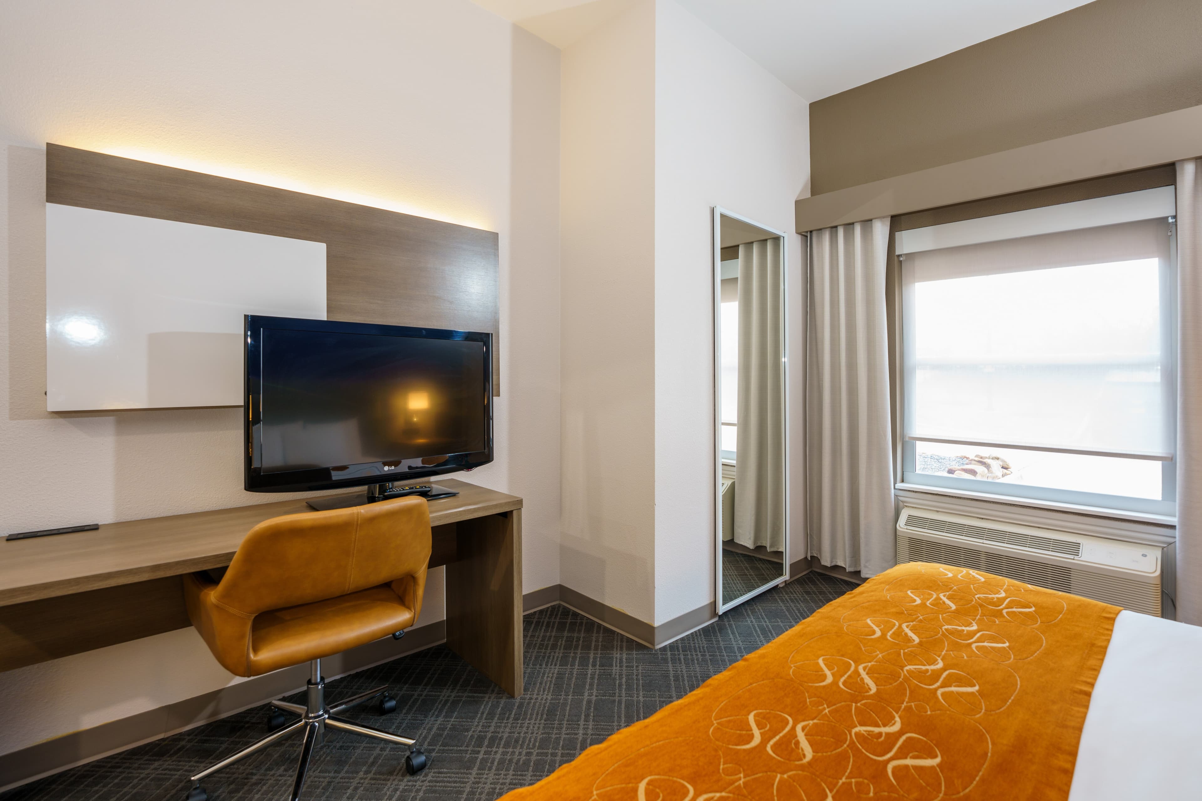 Comfort Suites University Drive — 10