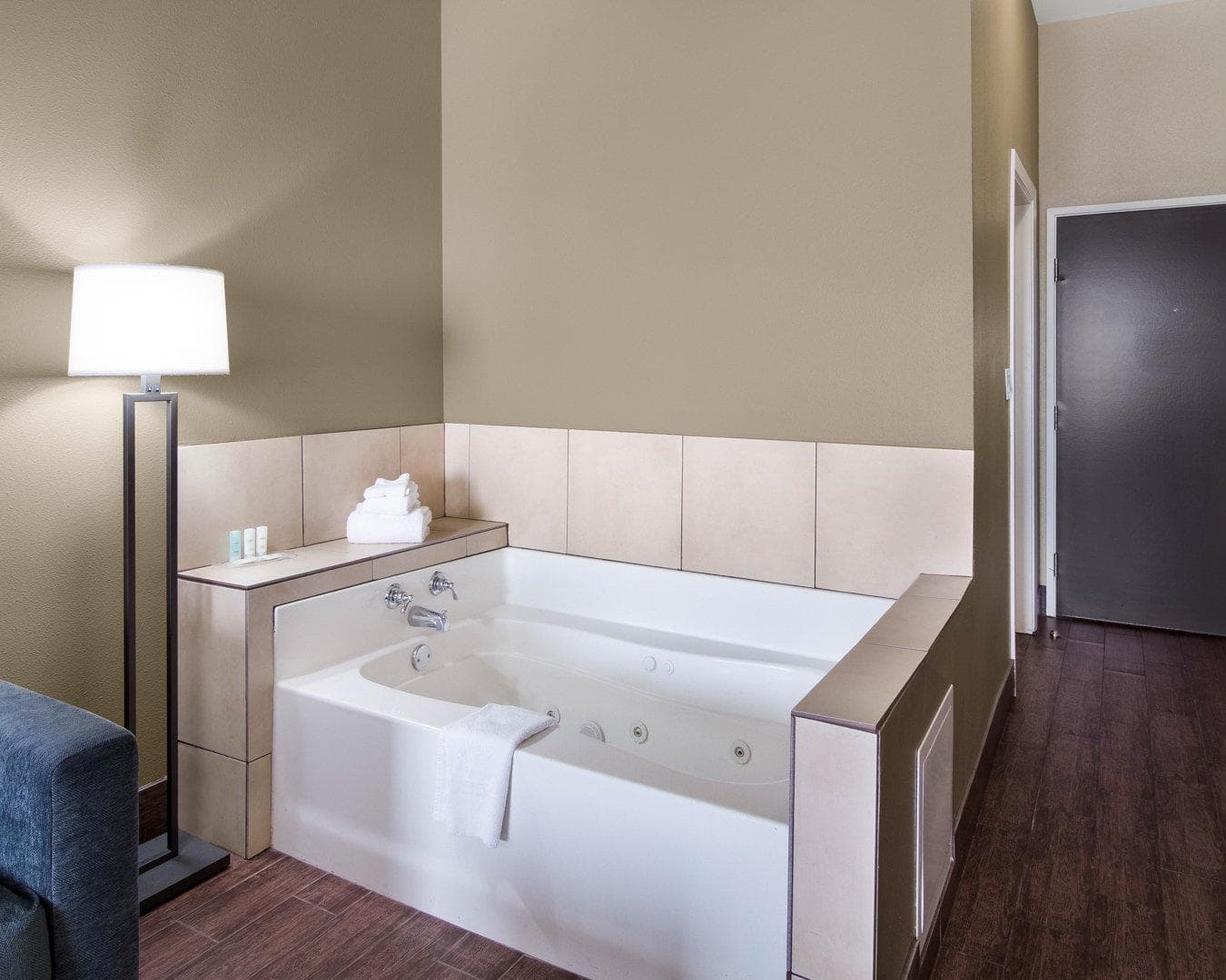 Comfort Suites Odessa near University — 7