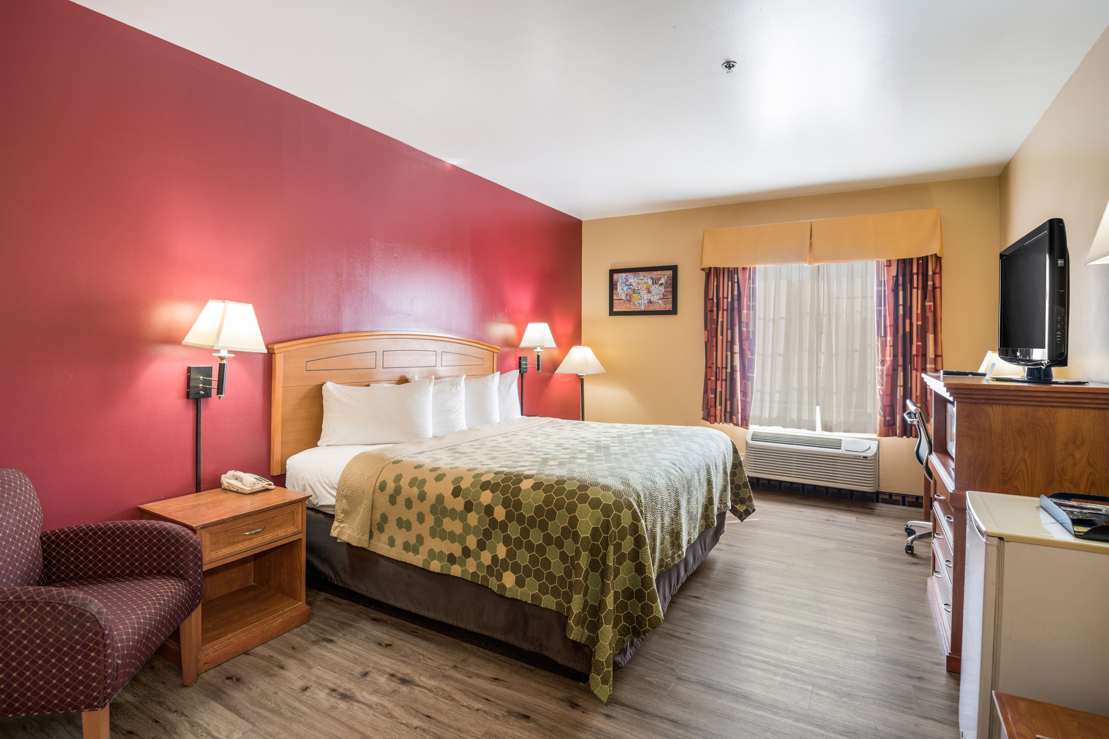 Econo Lodge Lubbock I-27 — 3
