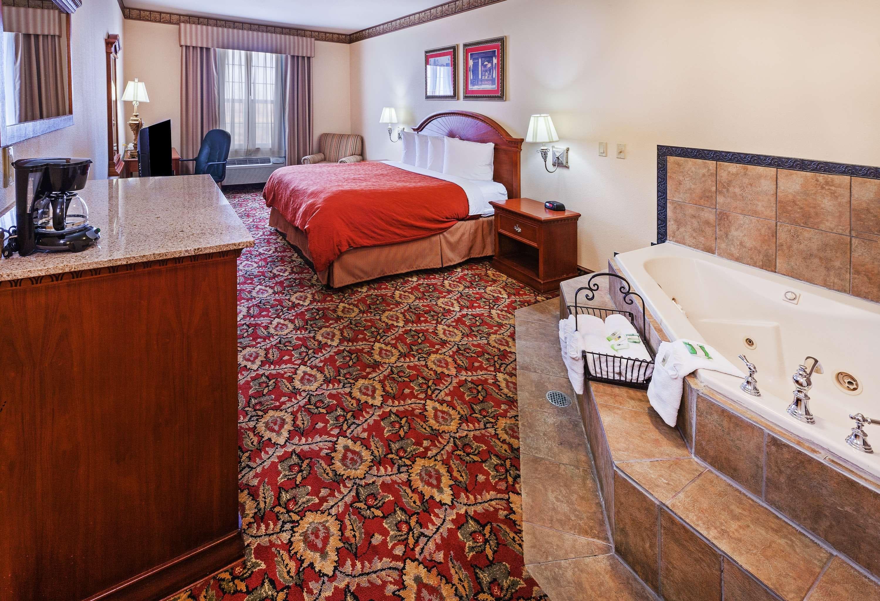 Country Inn & Suites by Radisson, Amarillo I-40 West, TX — 6