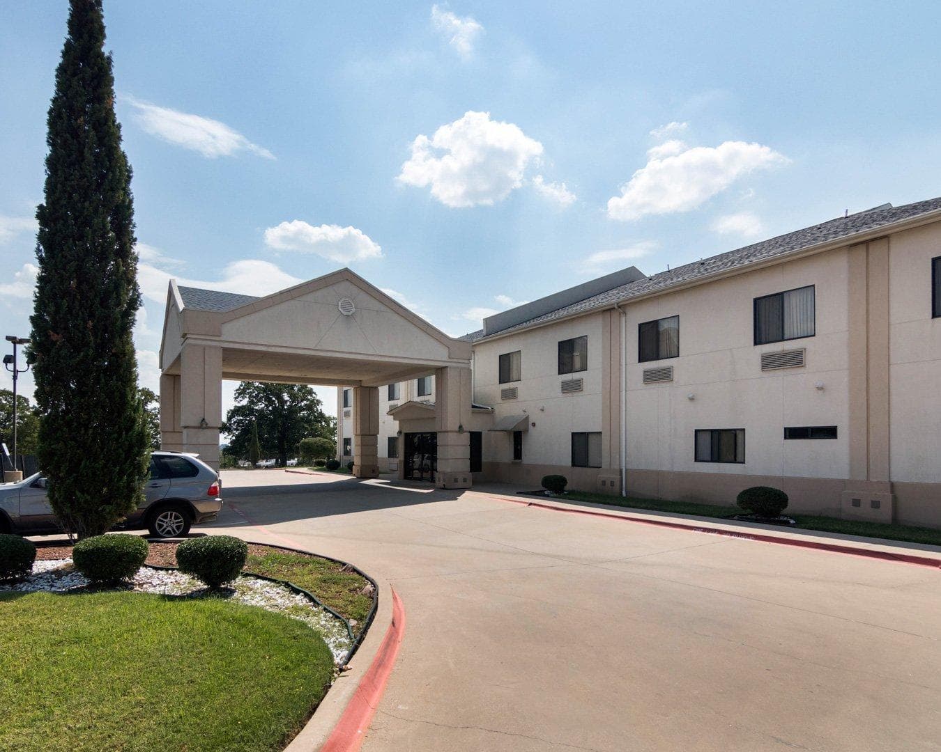 Econo Lodge Weatherford - Image 1