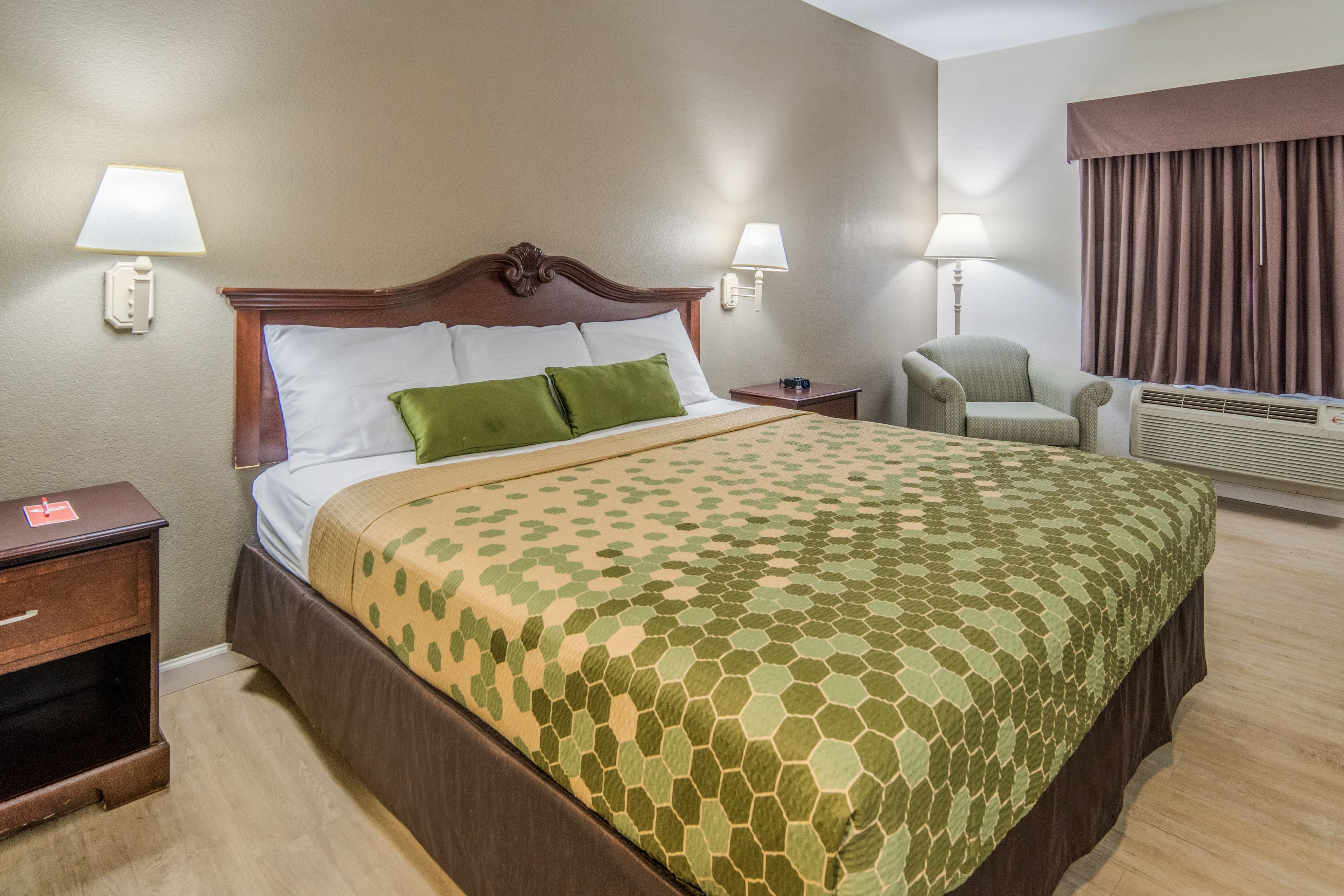 Econo Lodge Weatherford — 8