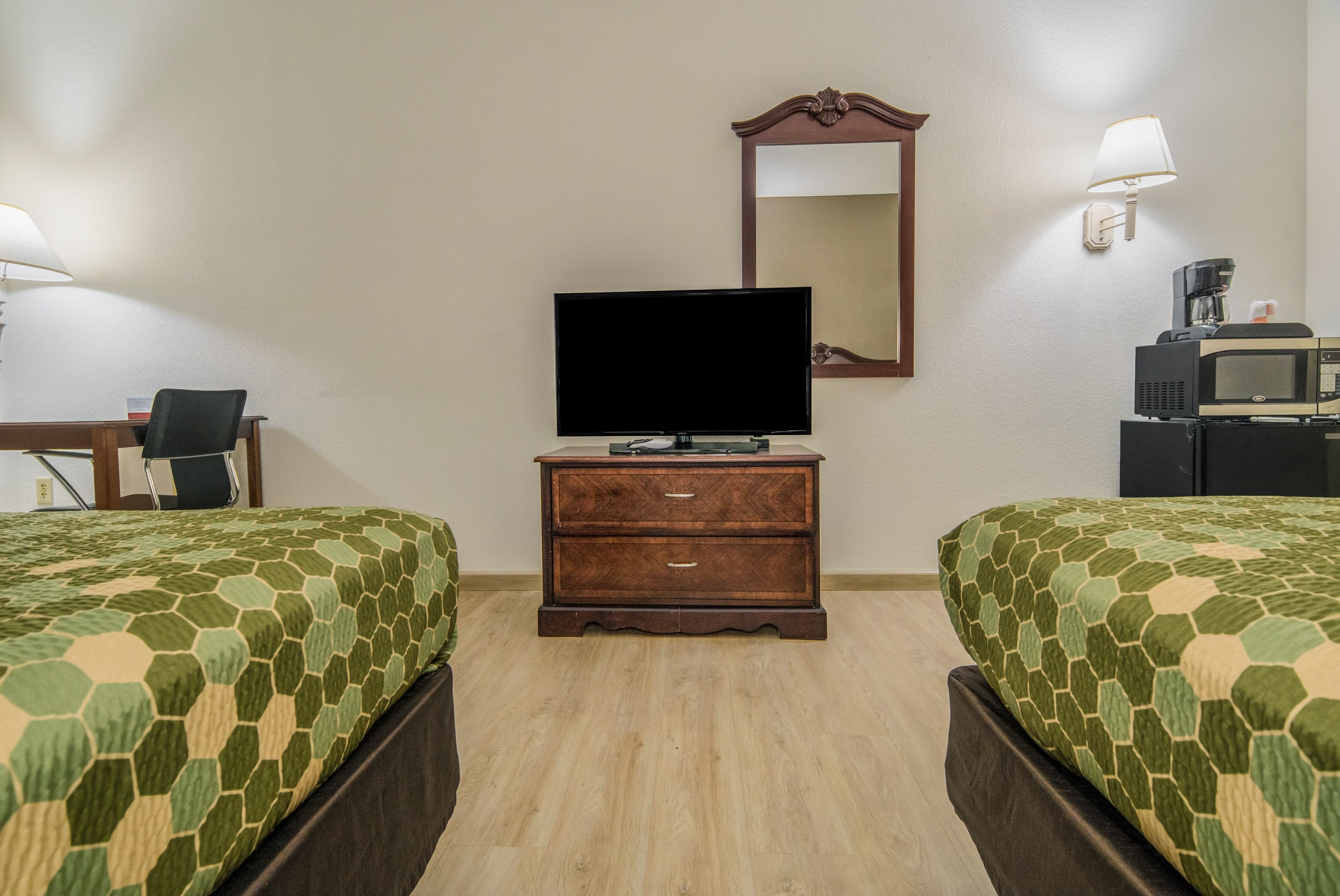 Econo Lodge Weatherford - Image 5