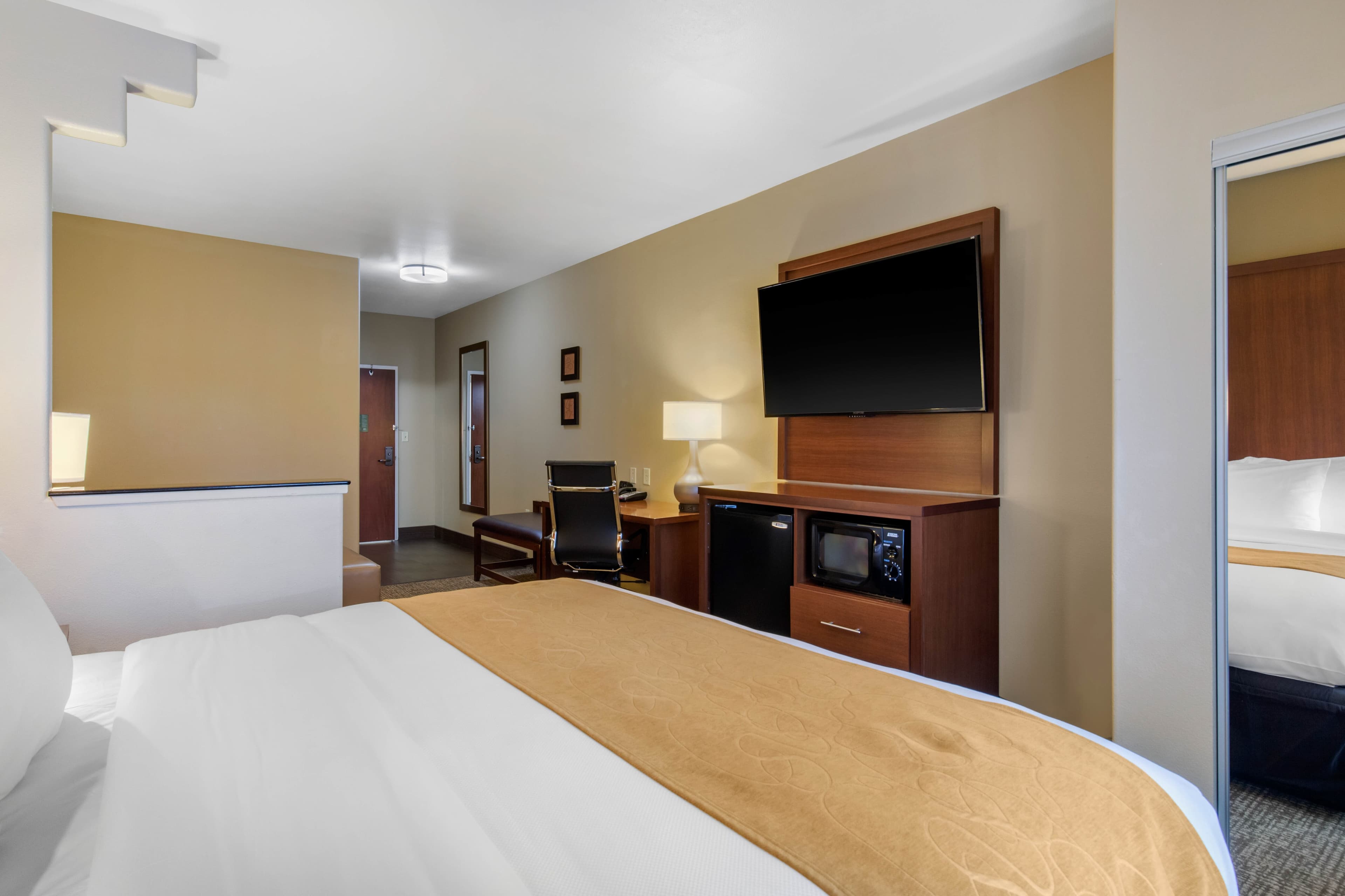 Comfort Suites Marshall - Image 5