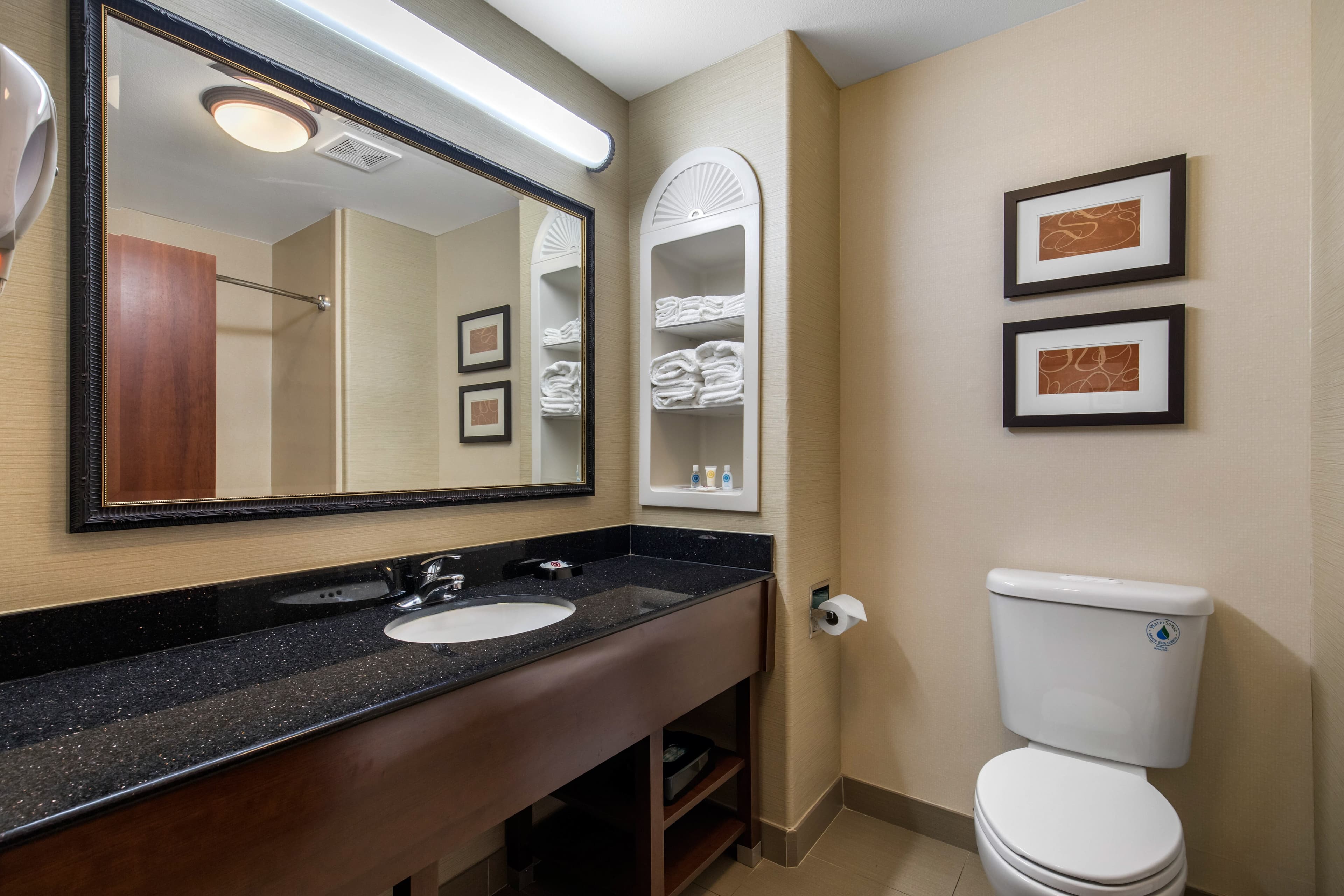 Comfort Suites Marshall — 6