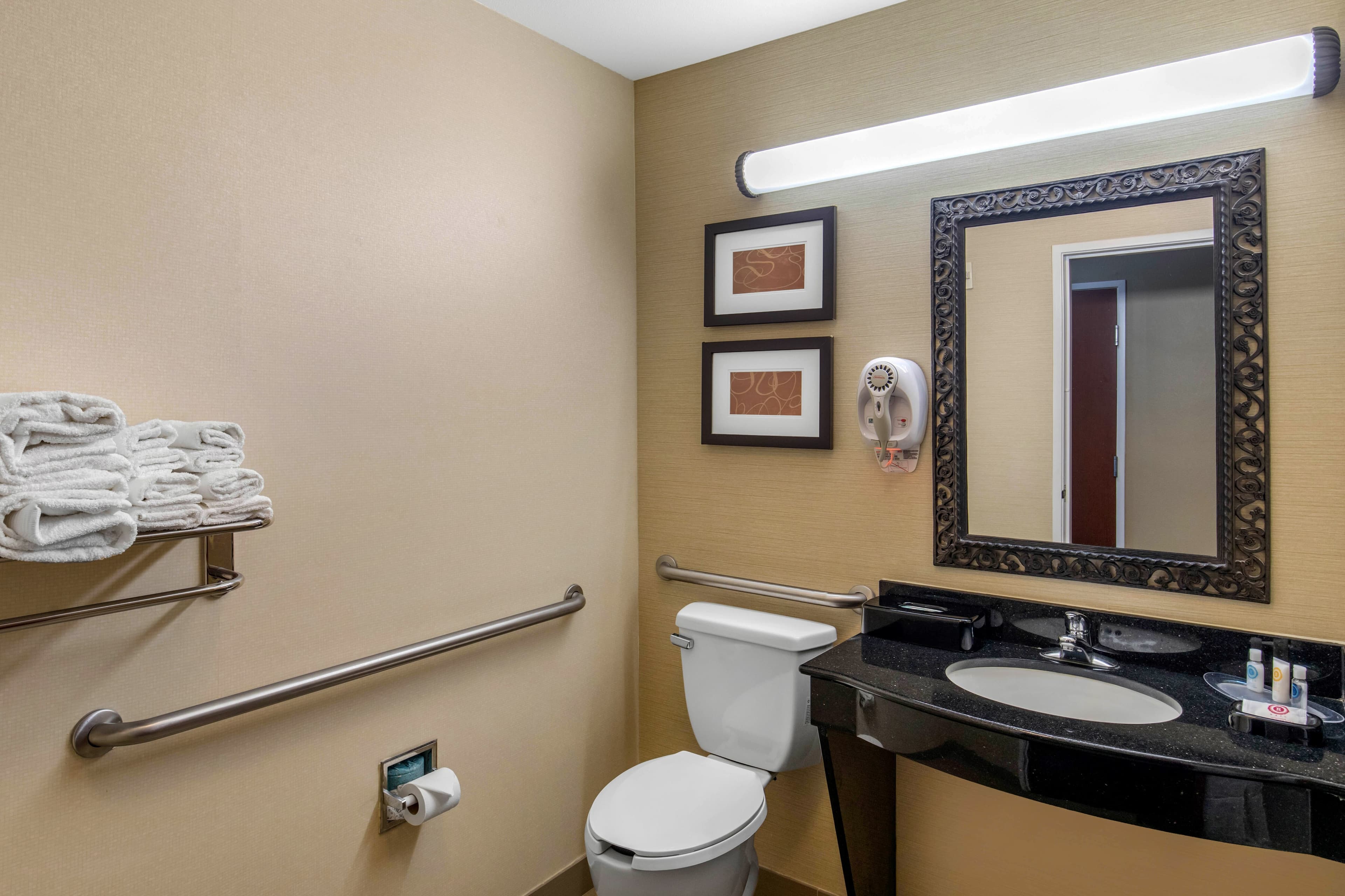 Comfort Suites Marshall — 7