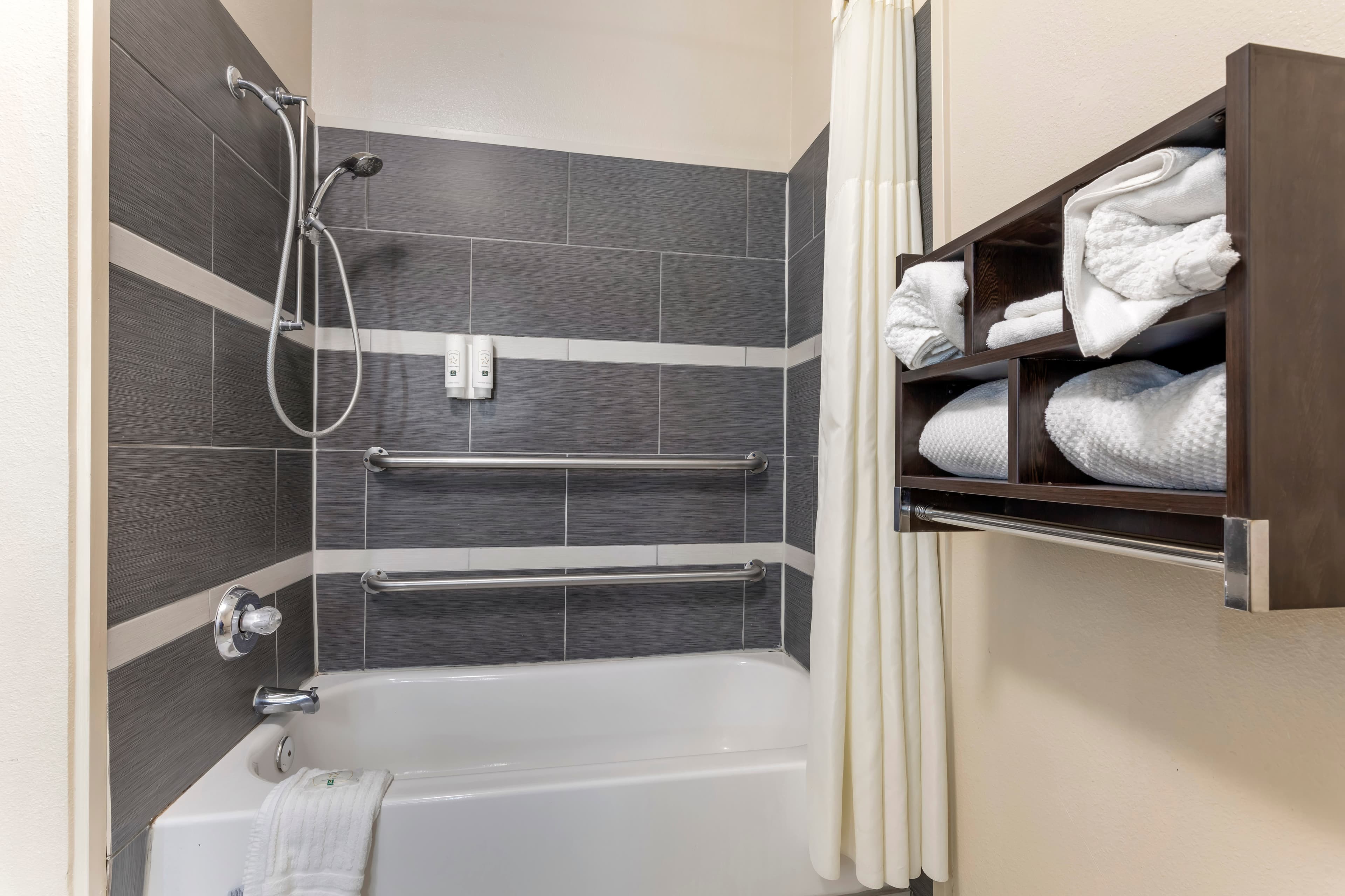 Quality Inn & Suites Wichita Falls I-44 — 6