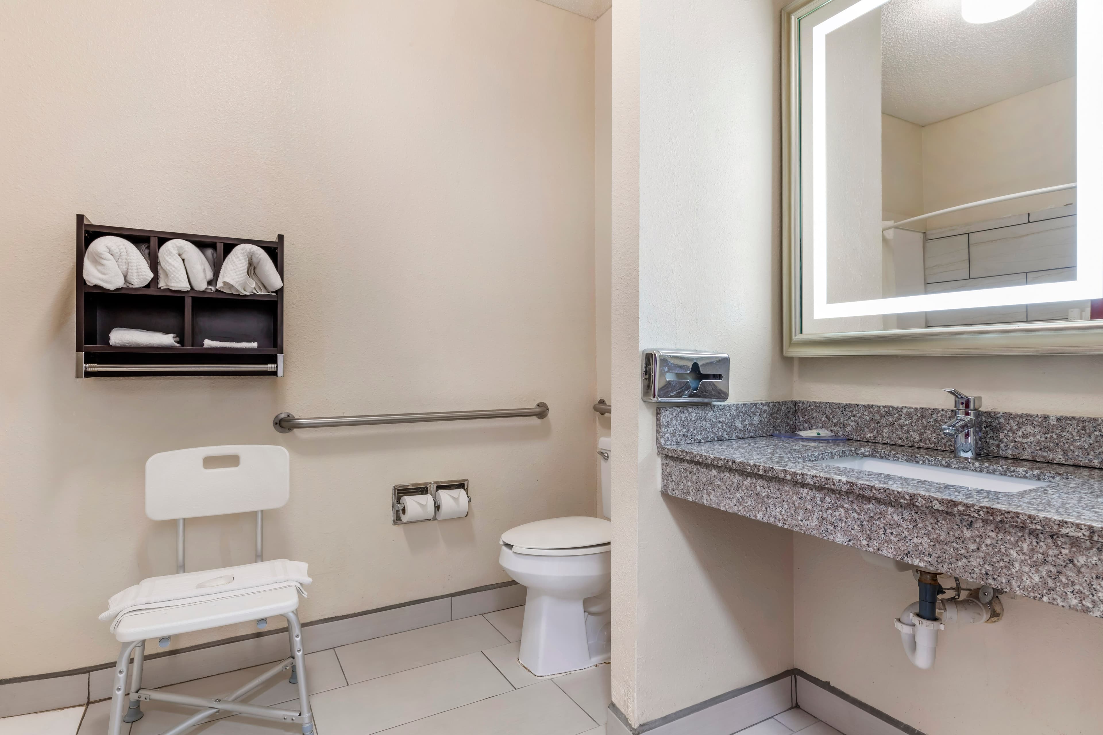 Quality Inn & Suites Wichita Falls I-44 — 10
