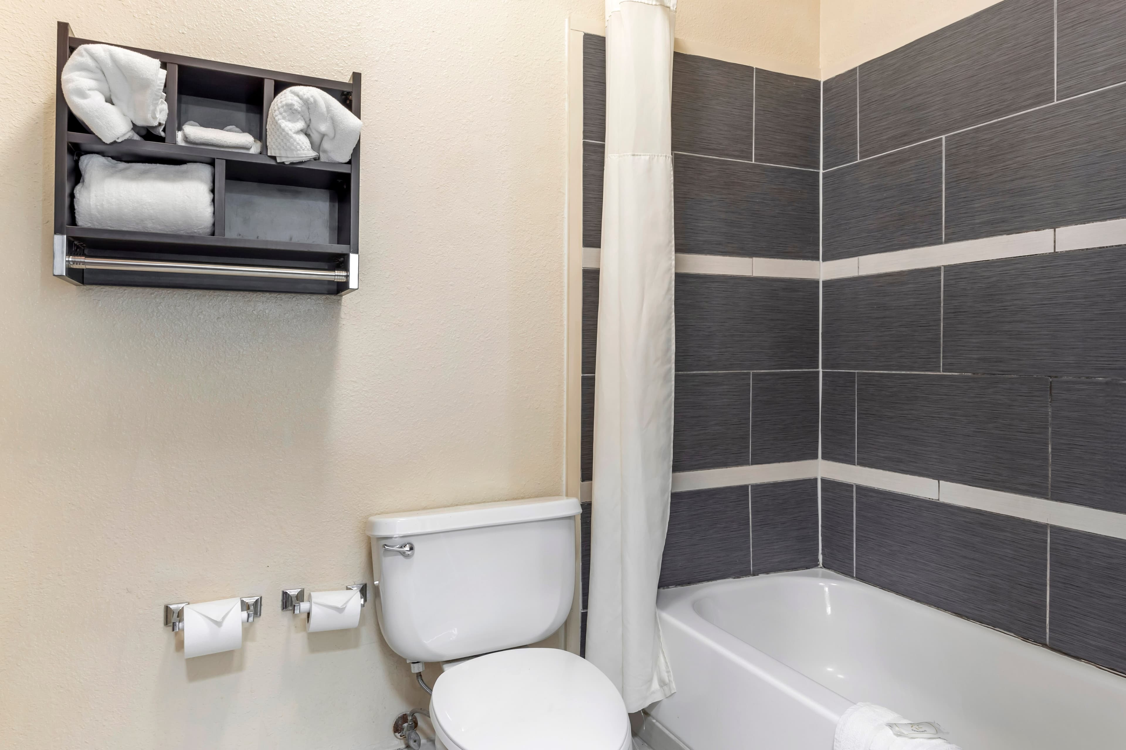 Quality Inn & Suites Wichita Falls I-44 — 28
