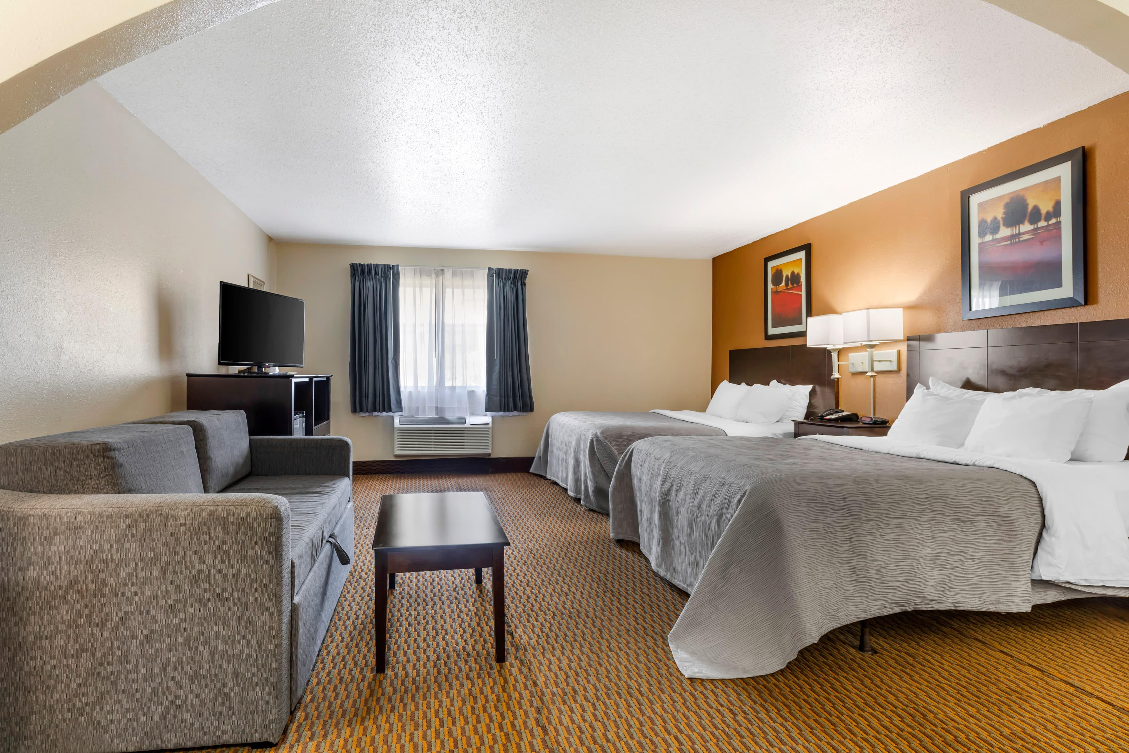 Quality Inn & Suites Wichita Falls I-44 — 45