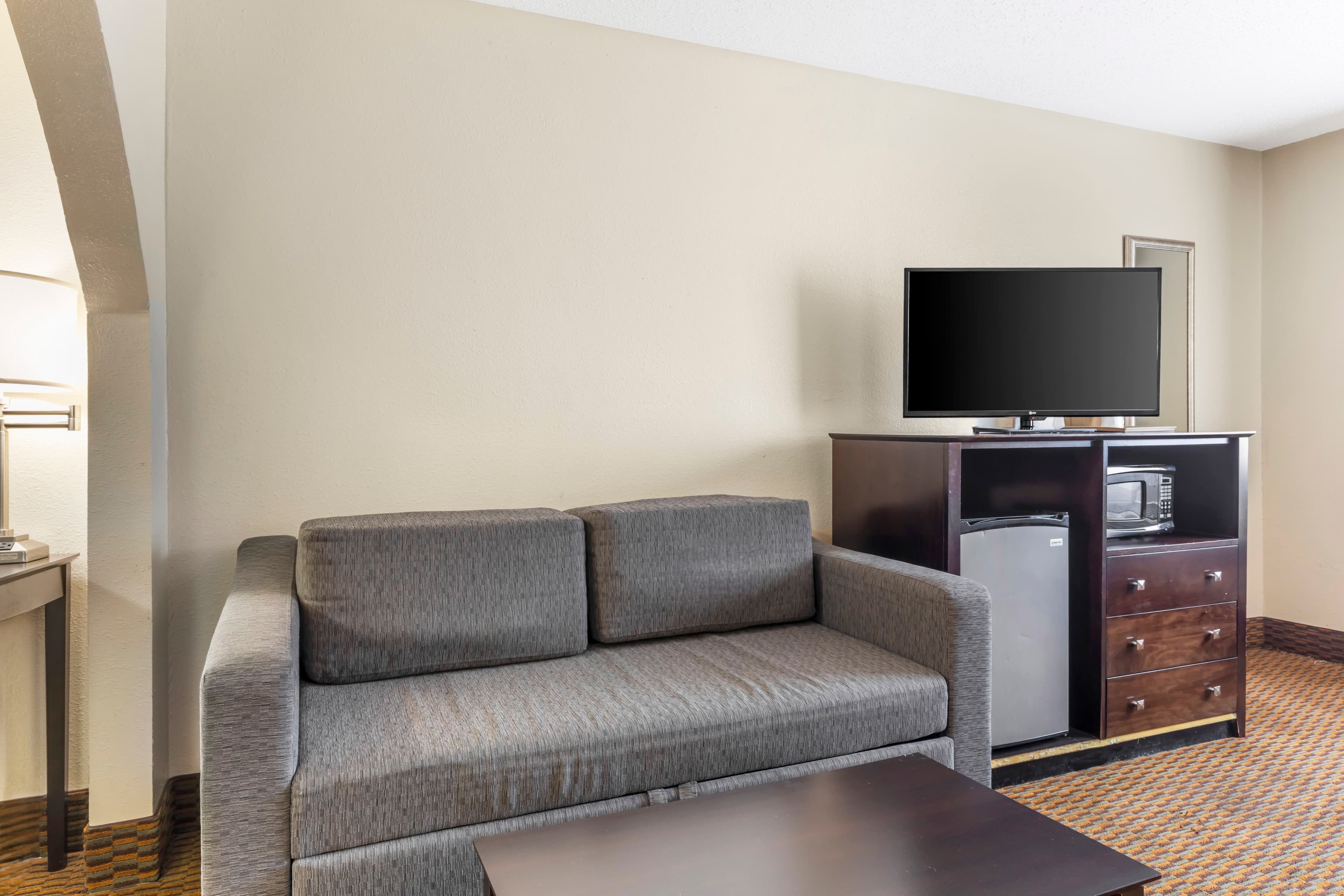Quality Inn & Suites Wichita Falls I-44 — 46