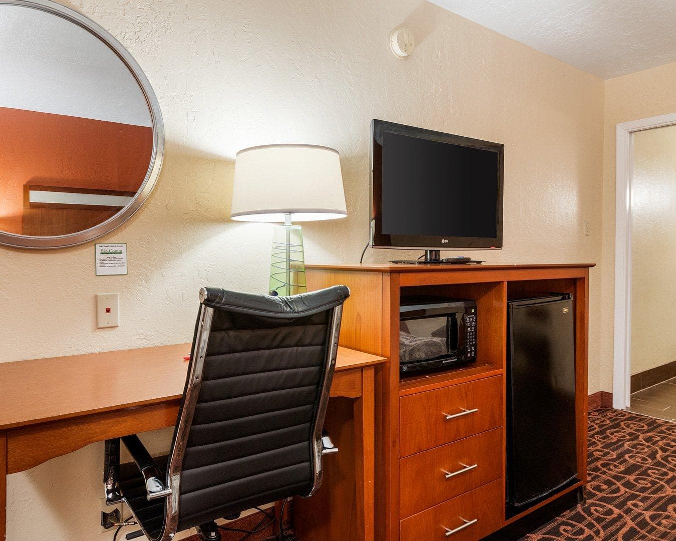 Econo Lodge Jasper - Image 4