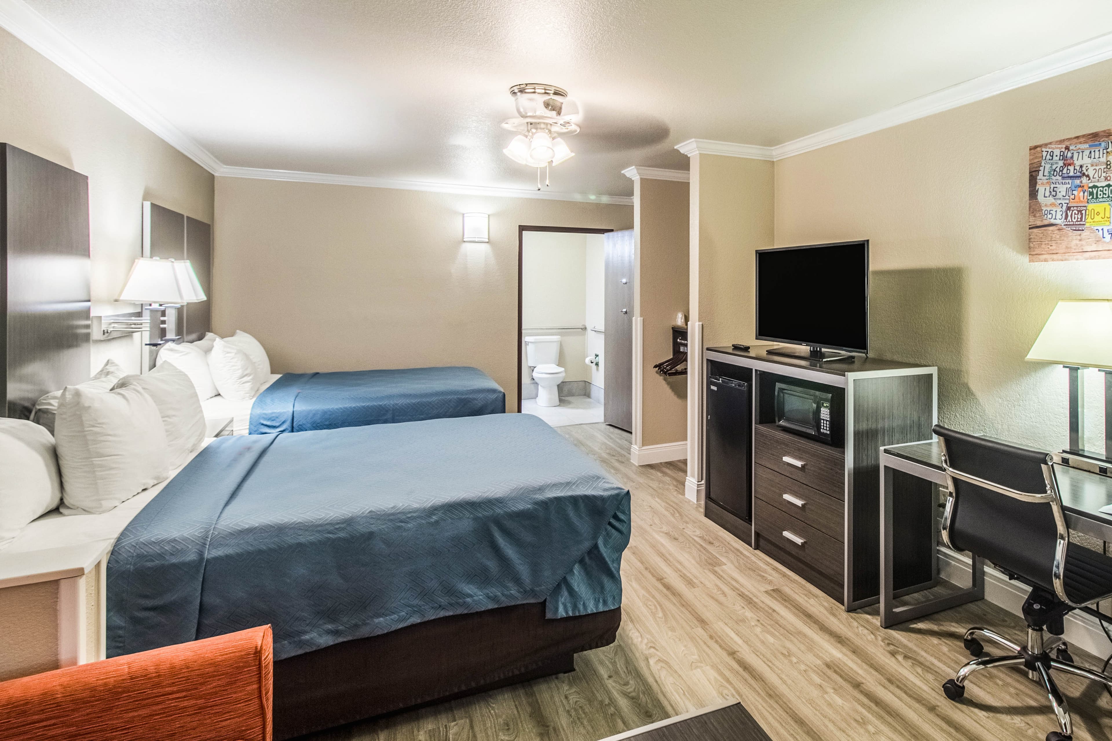 Econo Lodge Inn & Suites Corpus Christi - Image 5