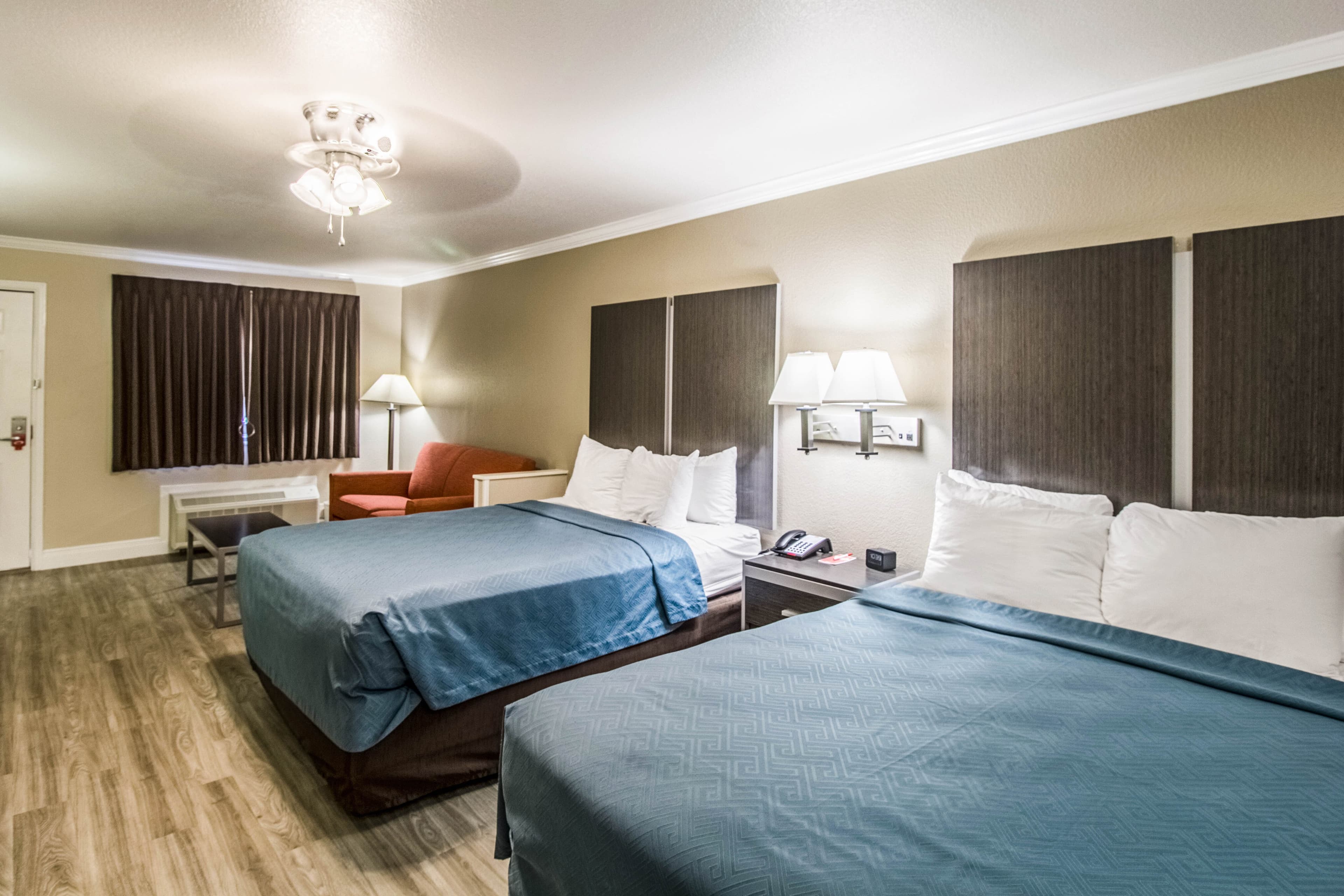 Econo Lodge Inn & Suites Corpus Christi — 9