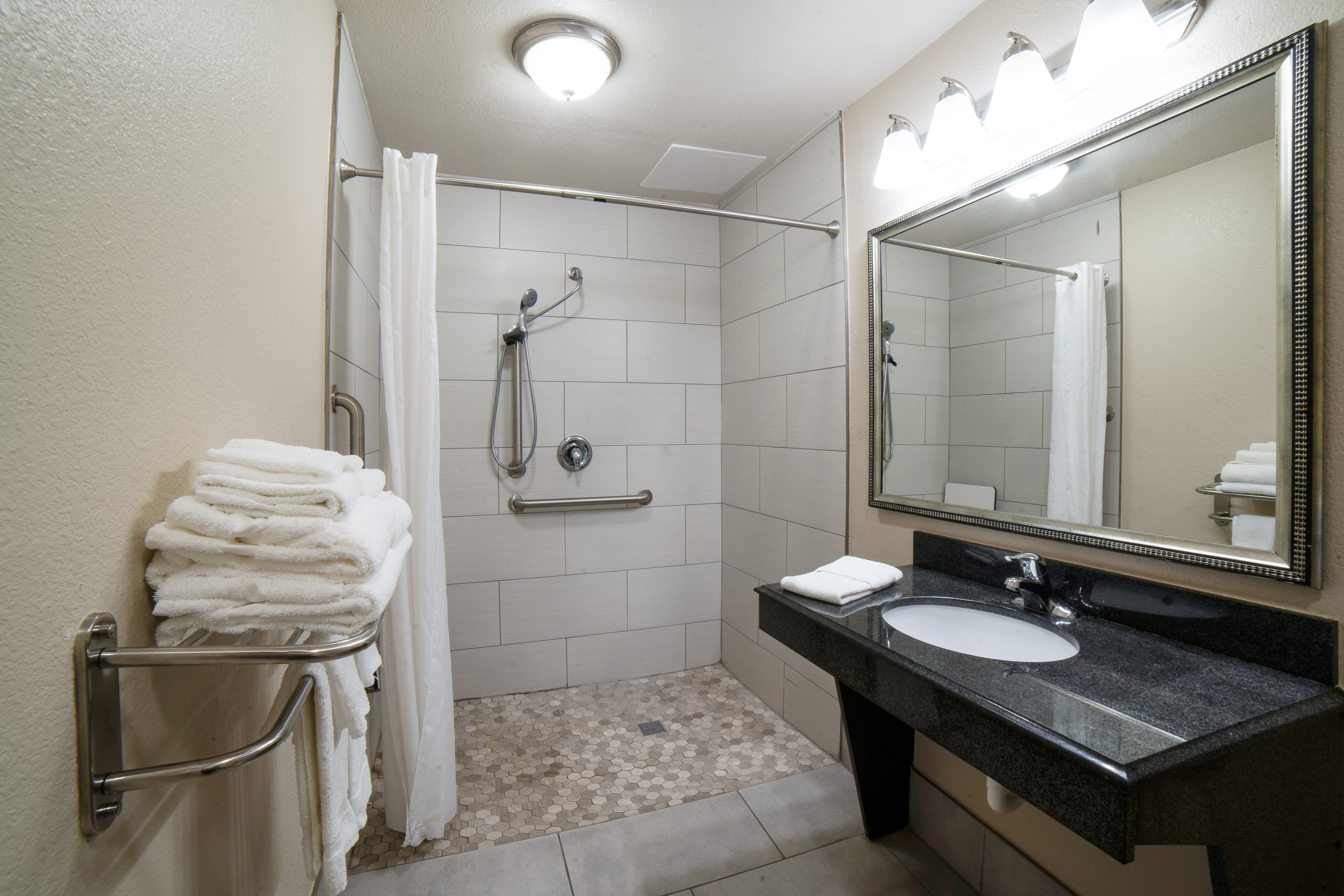 Econo Lodge Inn & Suites Corpus Christi — 10