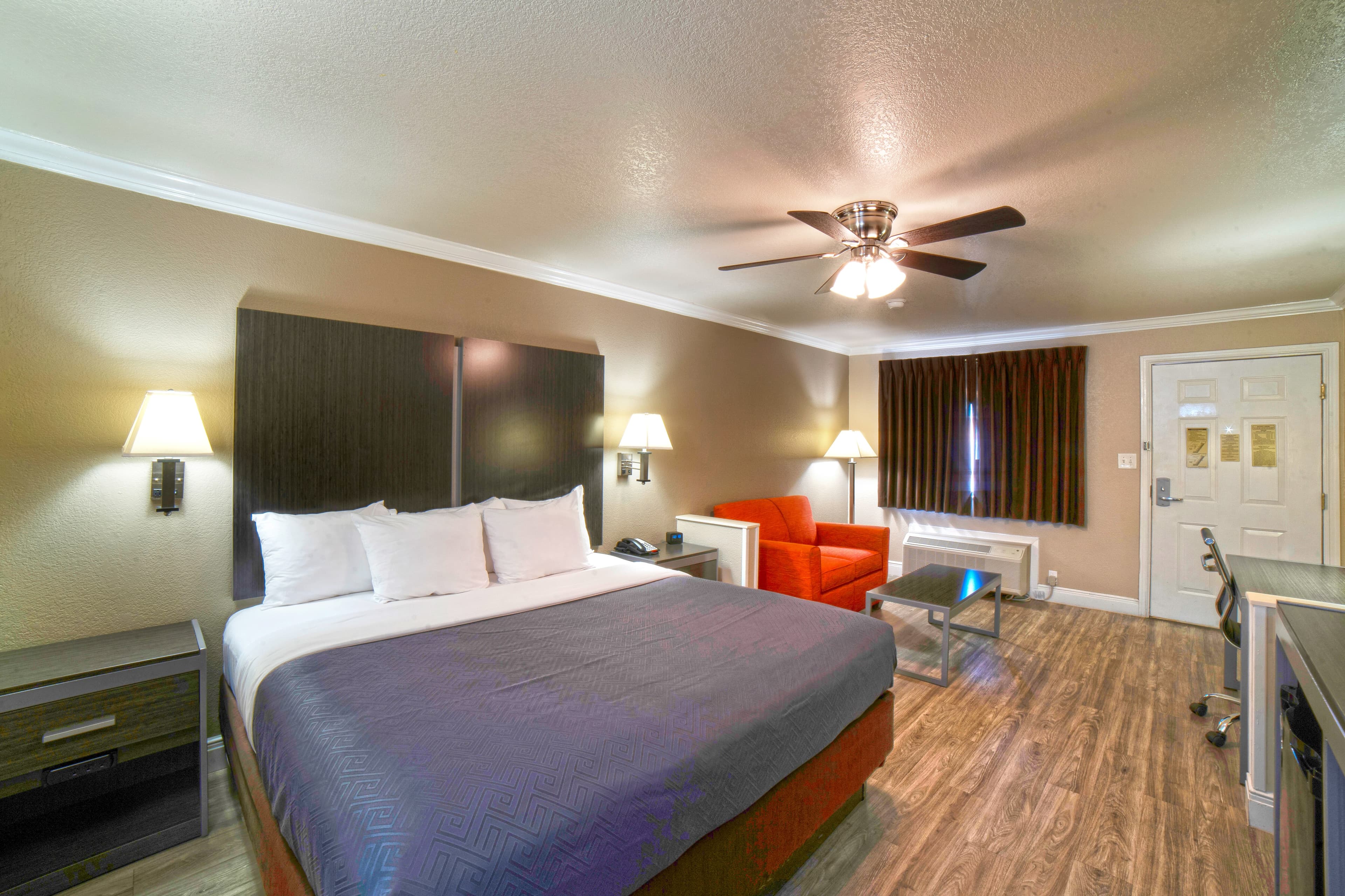 Econo Lodge Inn & Suites Corpus Christi — 14