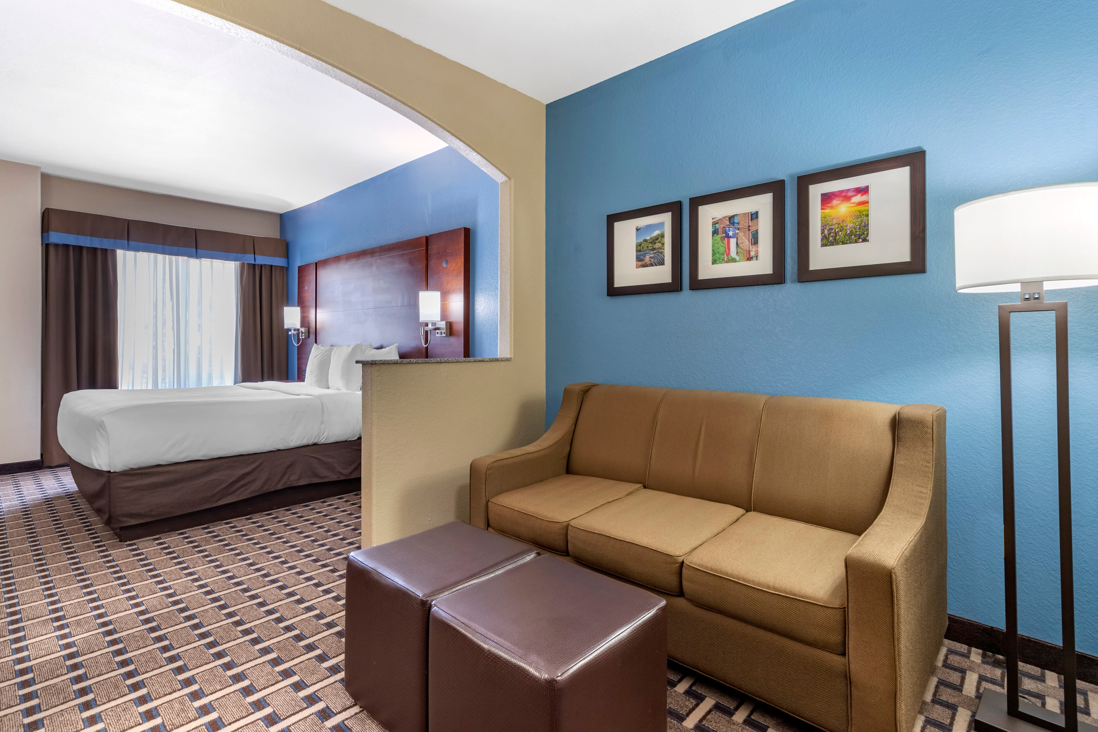 Comfort Suites Georgetown - Image 2