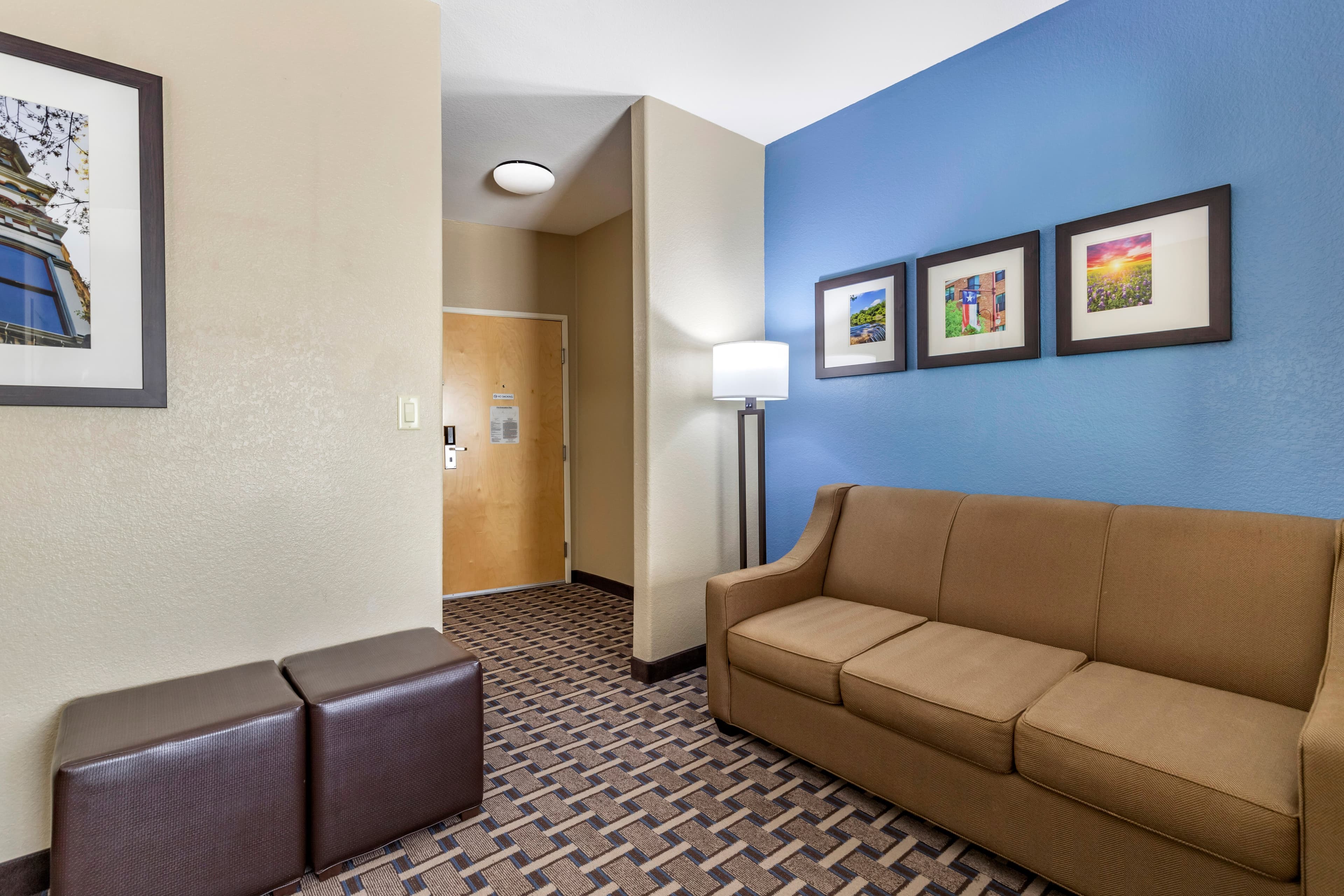Comfort Suites Georgetown — 11