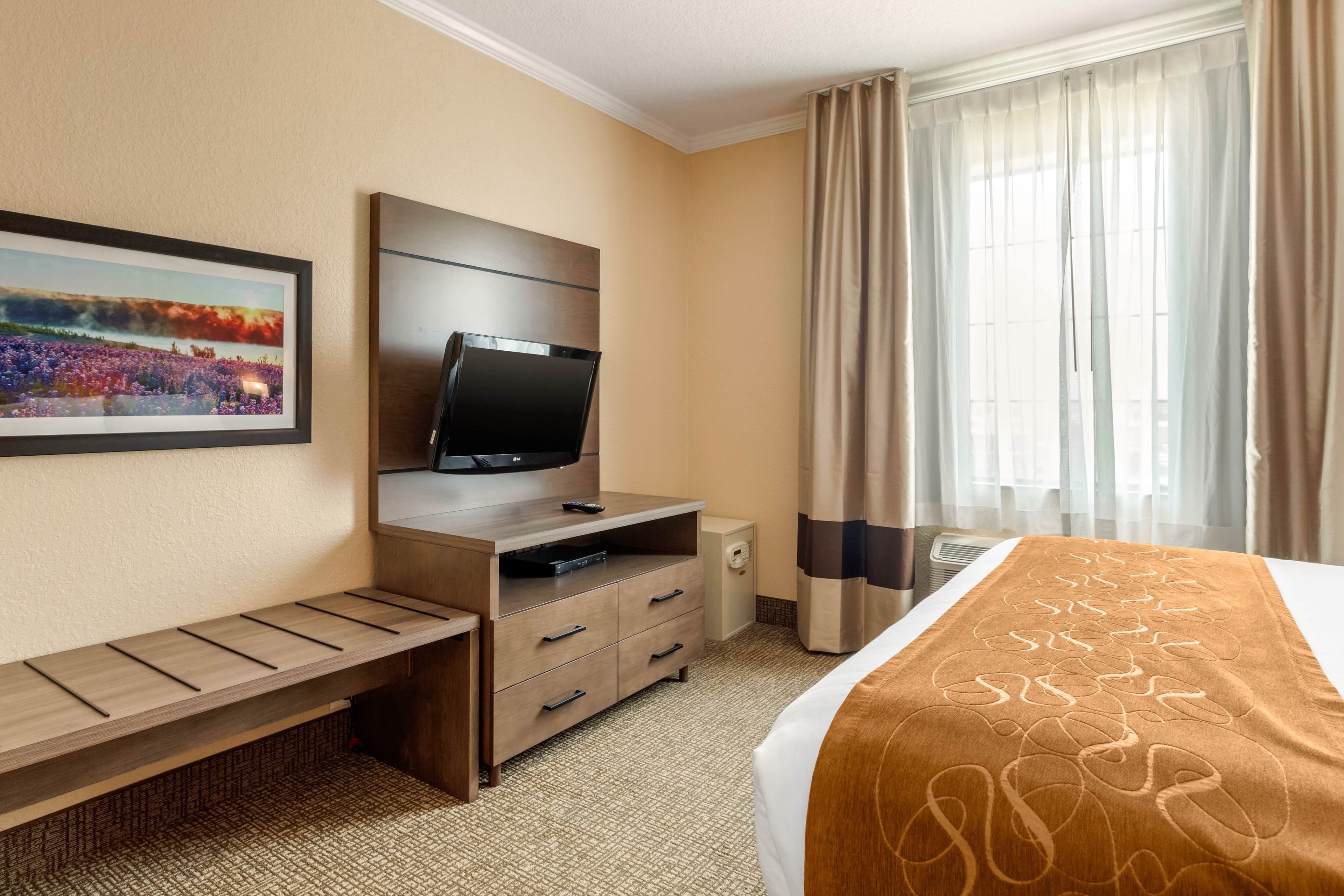 Comfort Suites Baytown I - 10 - Image 4