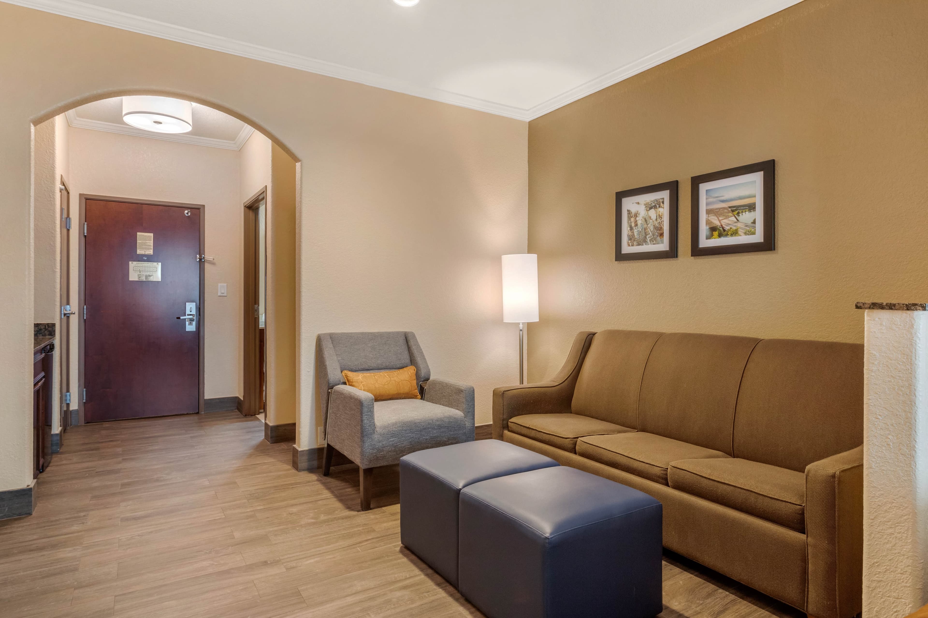 Comfort Suites Baytown I - 10 — 8