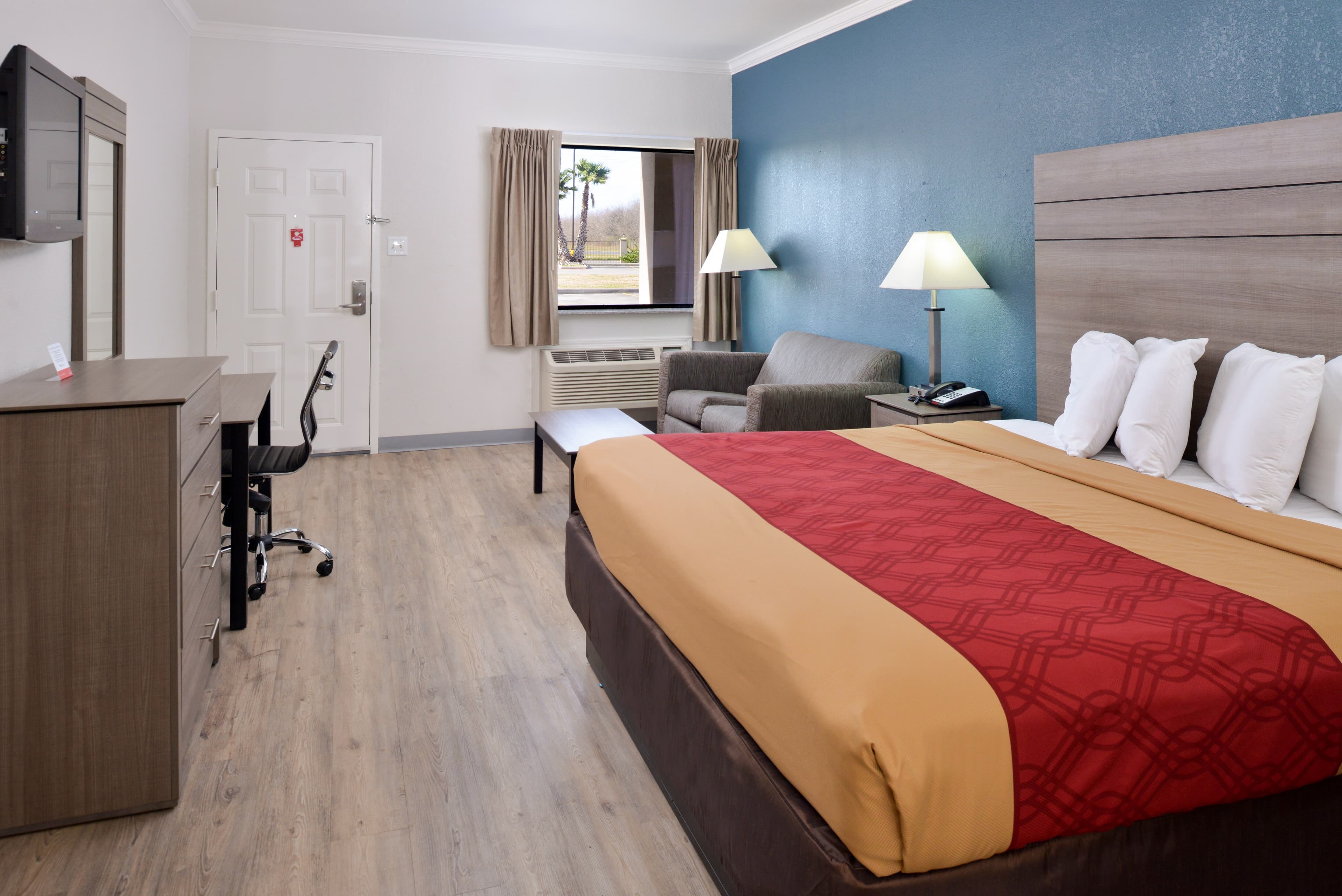 Econo Lodge Inn & Suites Port Arthur near Sabine Pass — 15