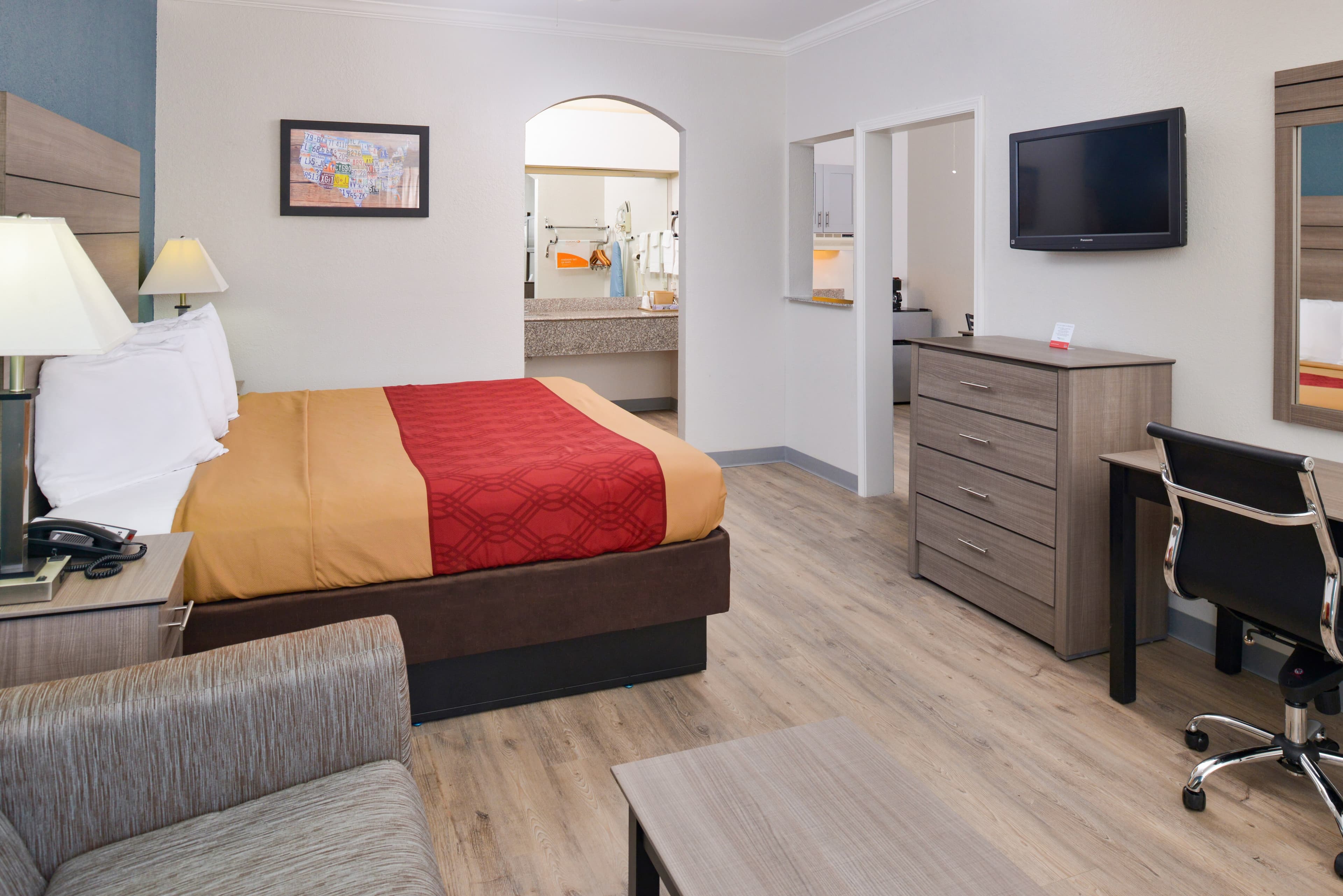 Econo Lodge Inn & Suites Port Arthur near Sabine Pass — 17