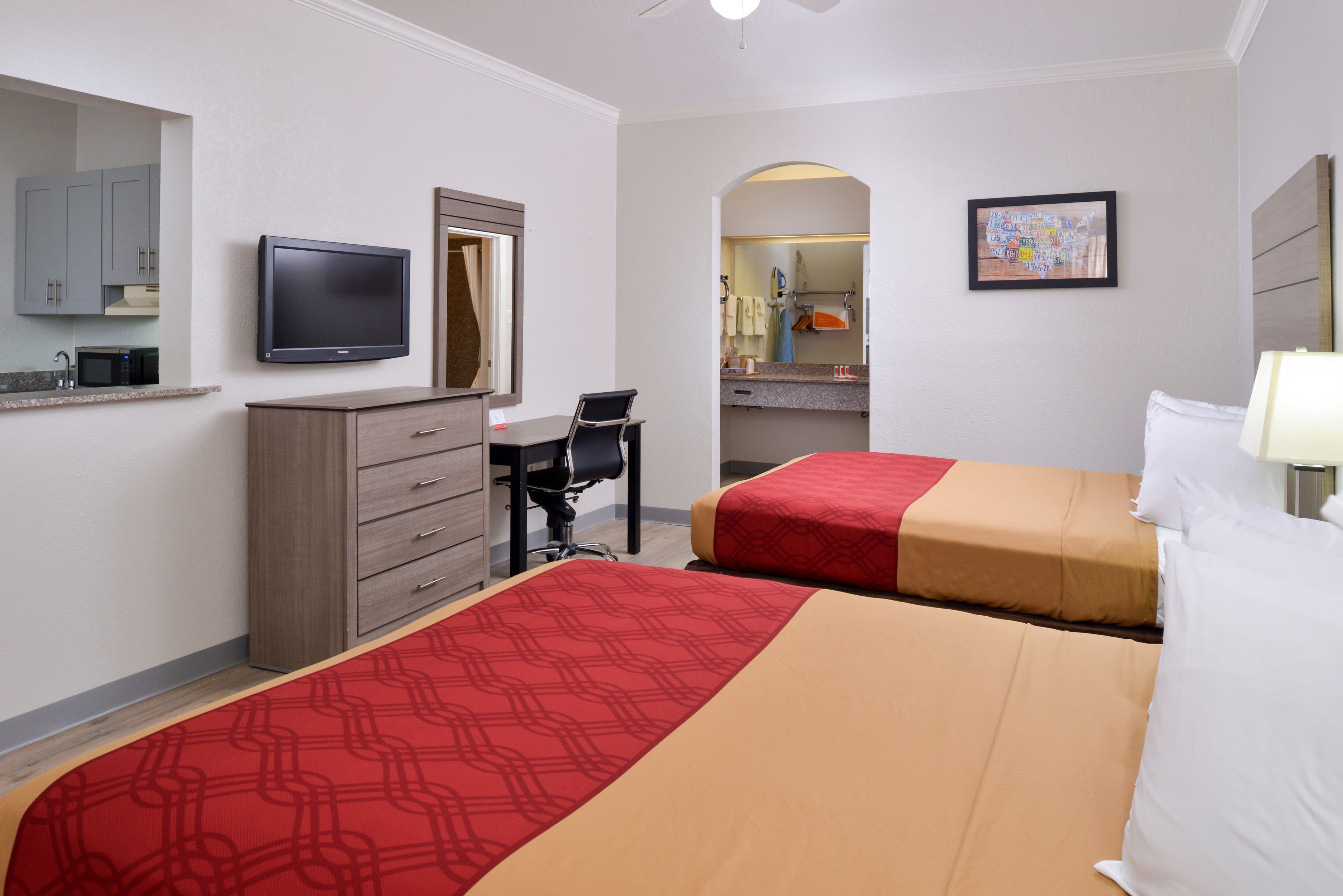 Econo Lodge Inn & Suites Port Arthur near Sabine Pass — 7