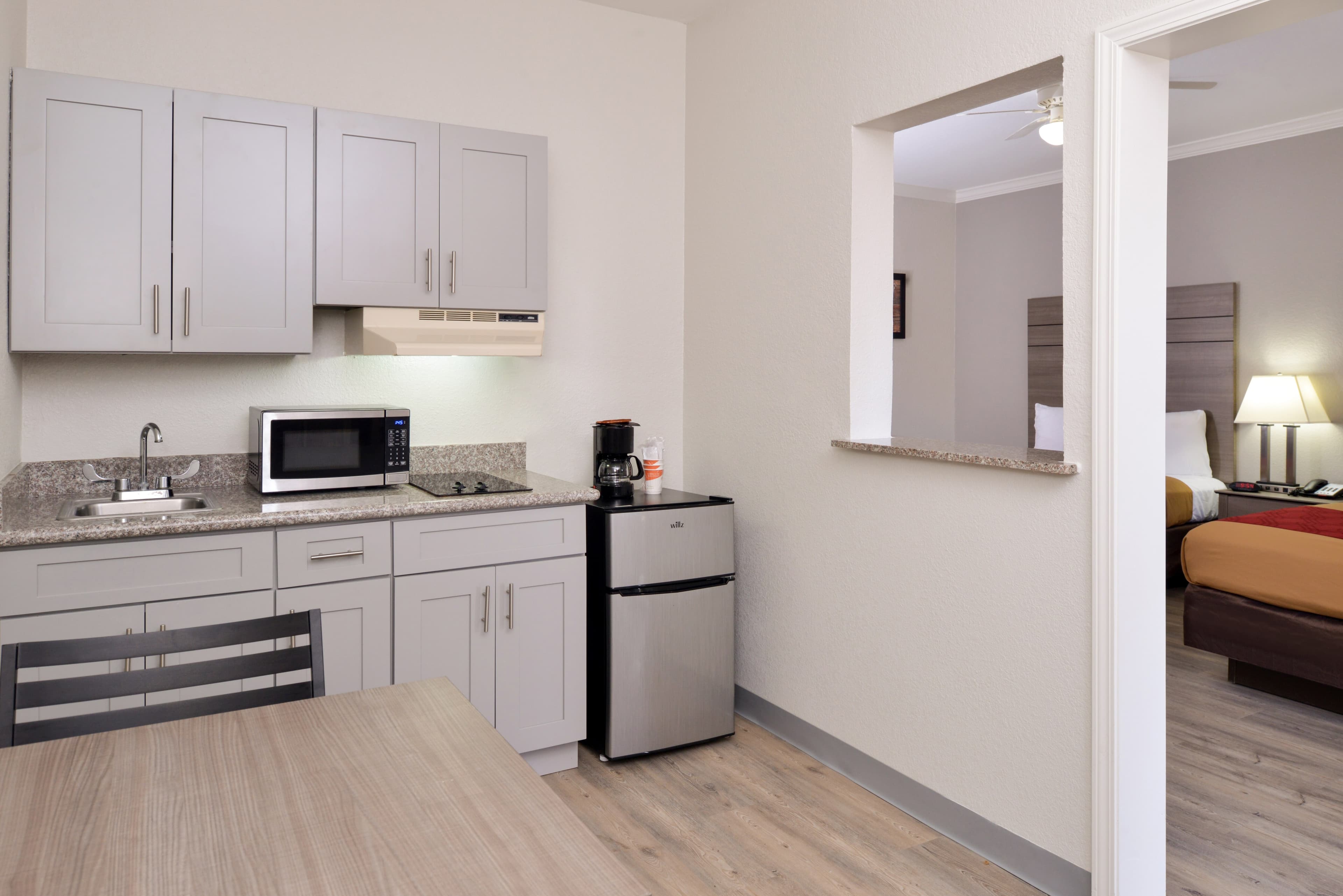 Econo Lodge Inn & Suites Port Arthur near Sabine Pass — 8