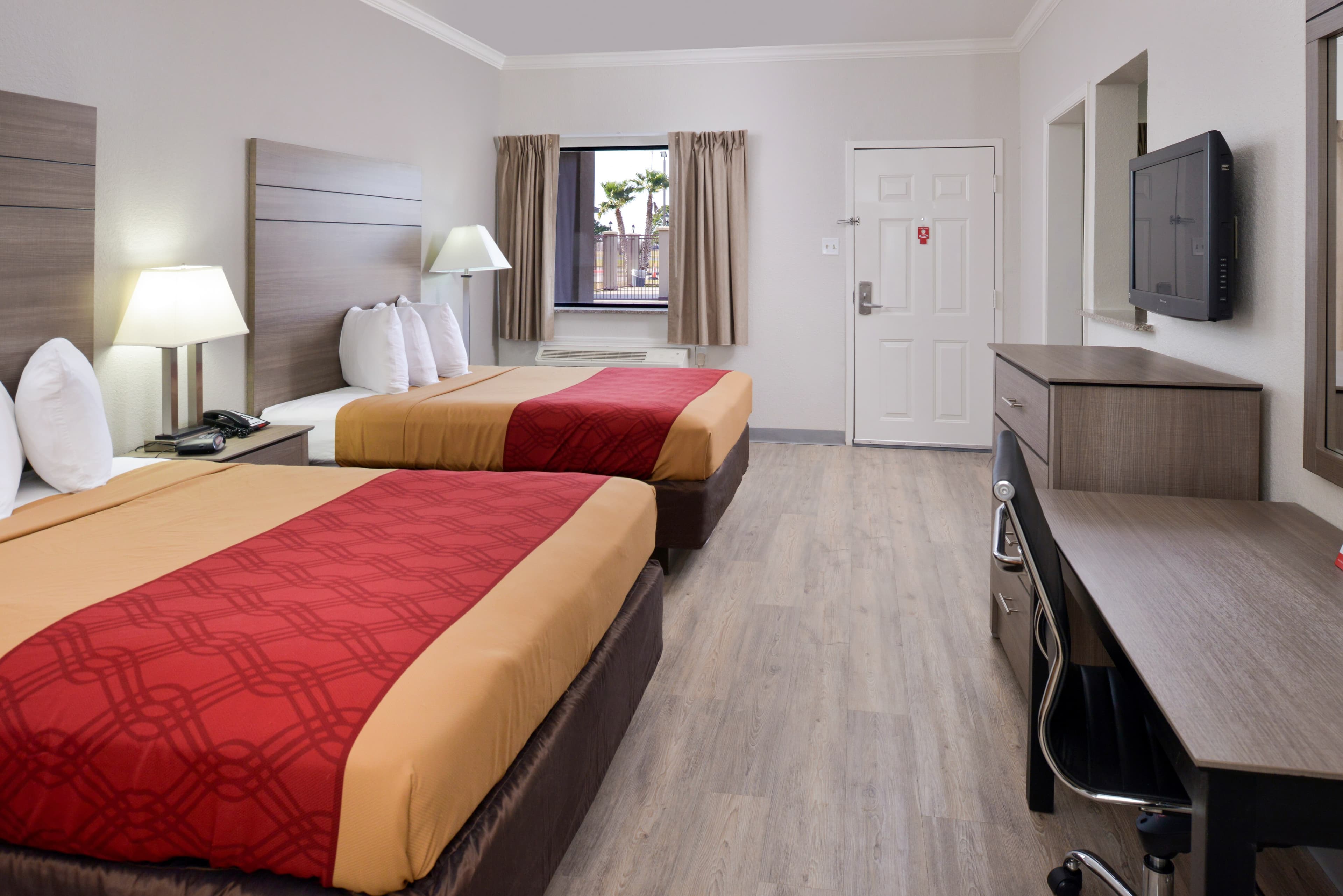Econo Lodge Inn & Suites Port Arthur near Sabine Pass — 10