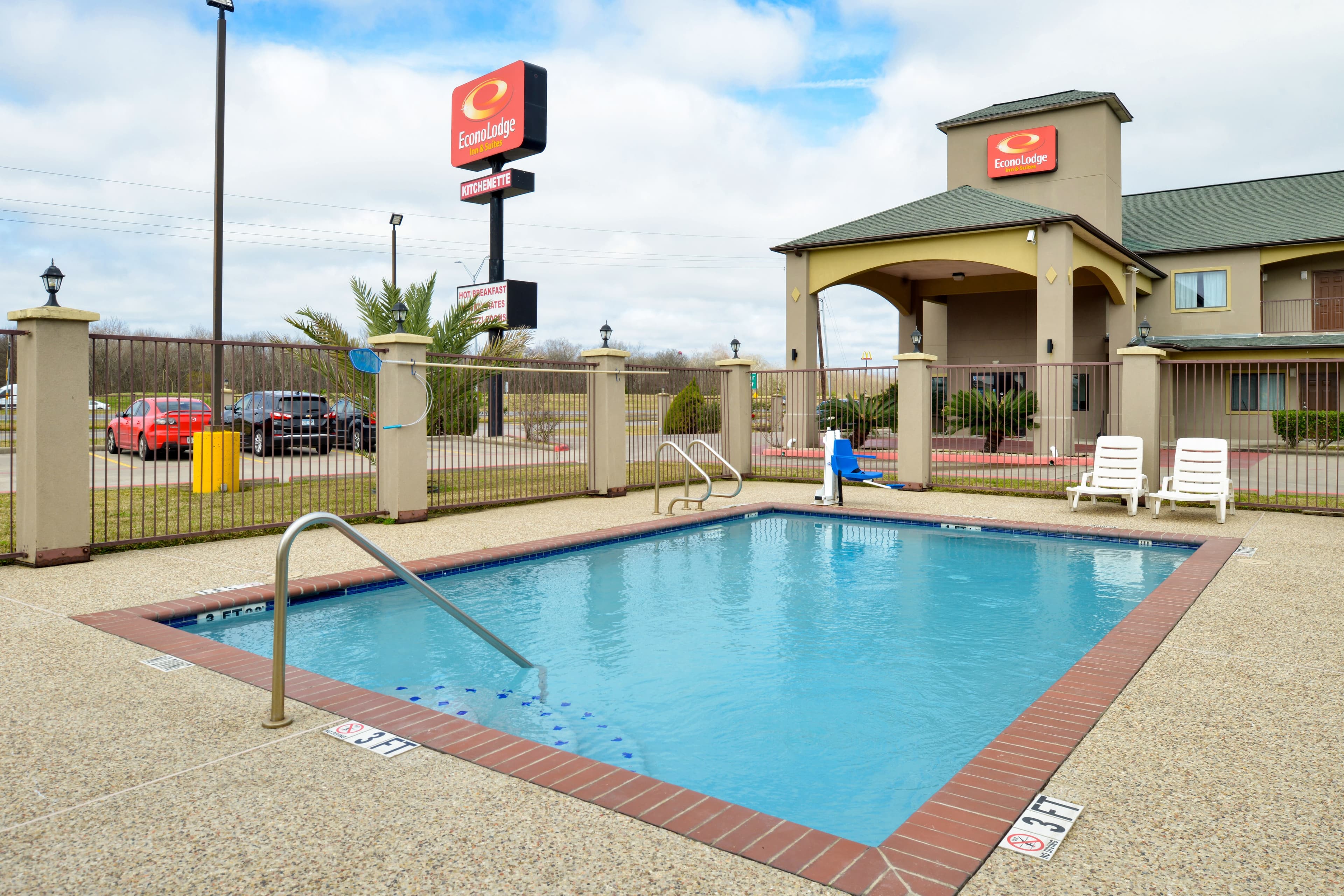 Econo Lodge Inn & Suites Port Arthur near Sabine Pass - Image 1