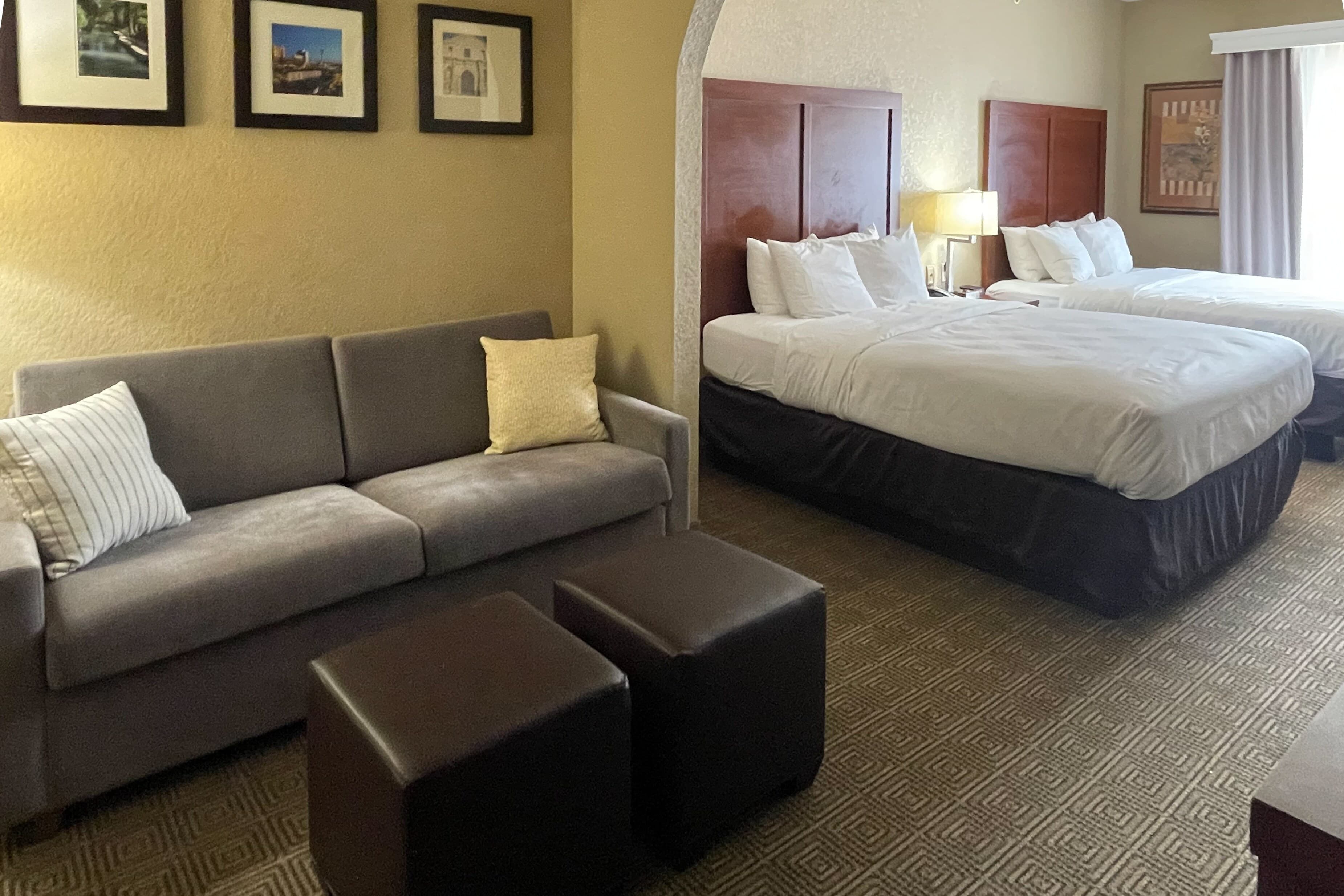 Comfort Suites San Antonio Near Seaworld - Image 2